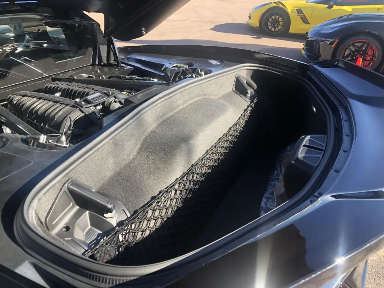 Chevrolet Corvette снимка Chevrolet Corvette