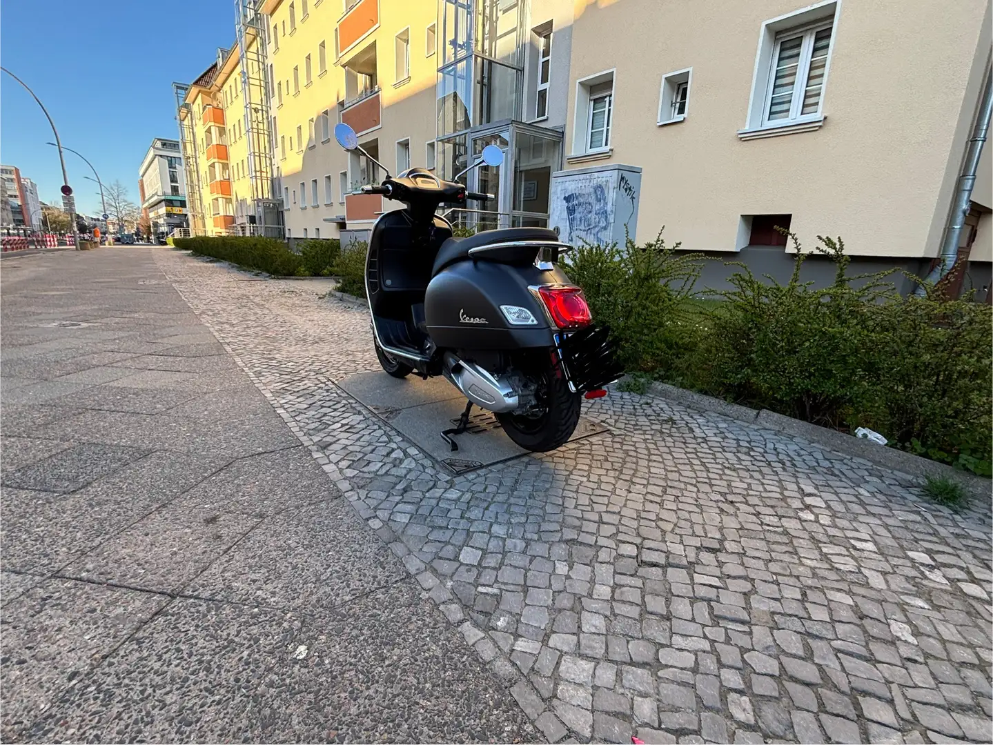 Vespa GTS Super Tech 300 Zum Verkauf steht eine Vespa GTS 300 Supertech - 2