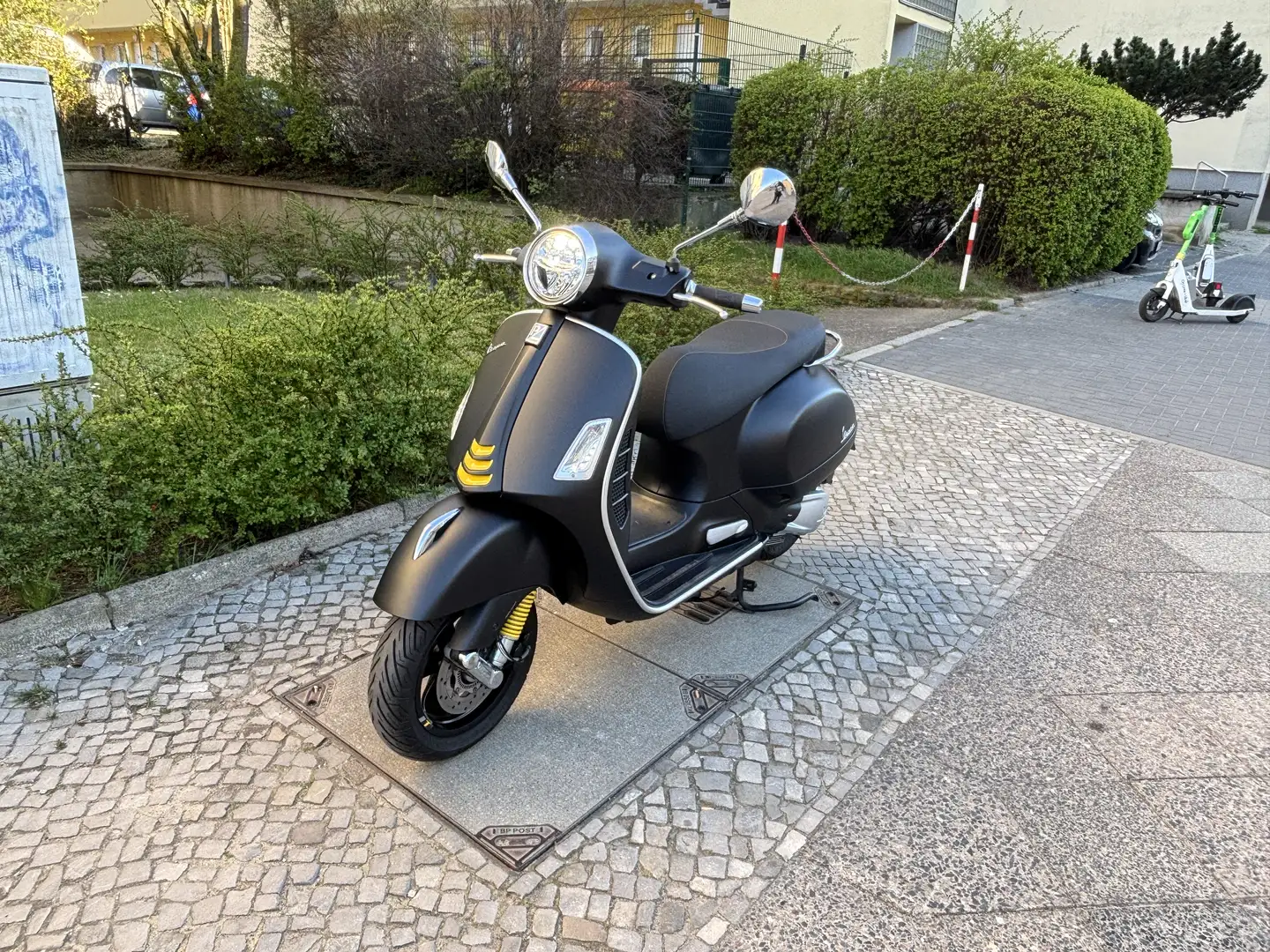 Vespa GTS Super Tech 300 Zum Verkauf steht eine Vespa GTS 300 Supertech - 1