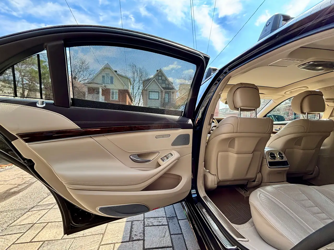 Mercedes-Benz S-Class снимка Mercedes-Benz S-Class