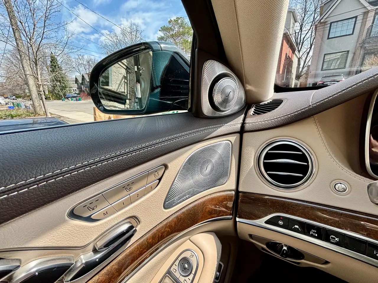 Mercedes-Benz S-Class снимка Mercedes-Benz S-Class