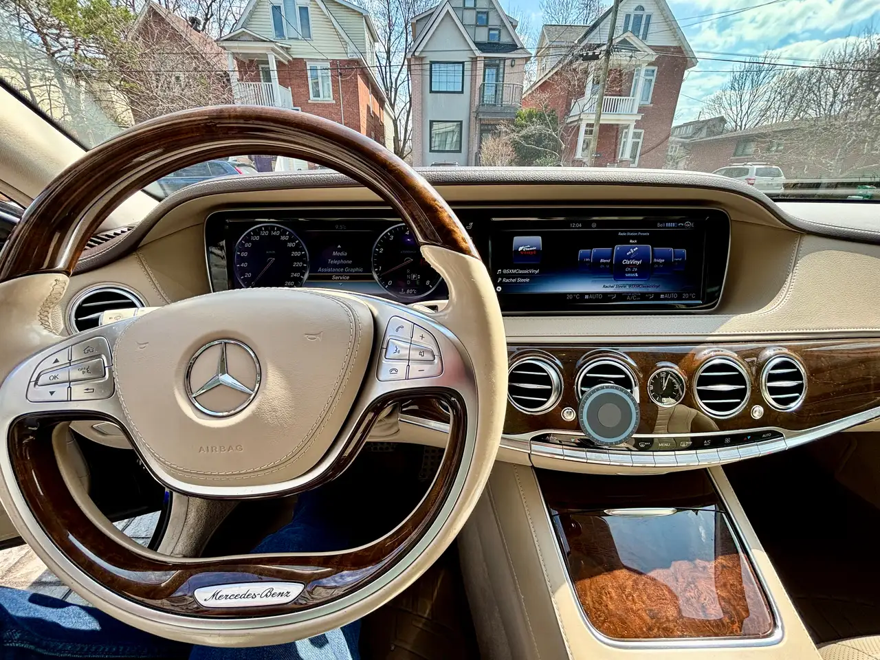 Mercedes-Benz S-Class снимка Mercedes-Benz S-Class