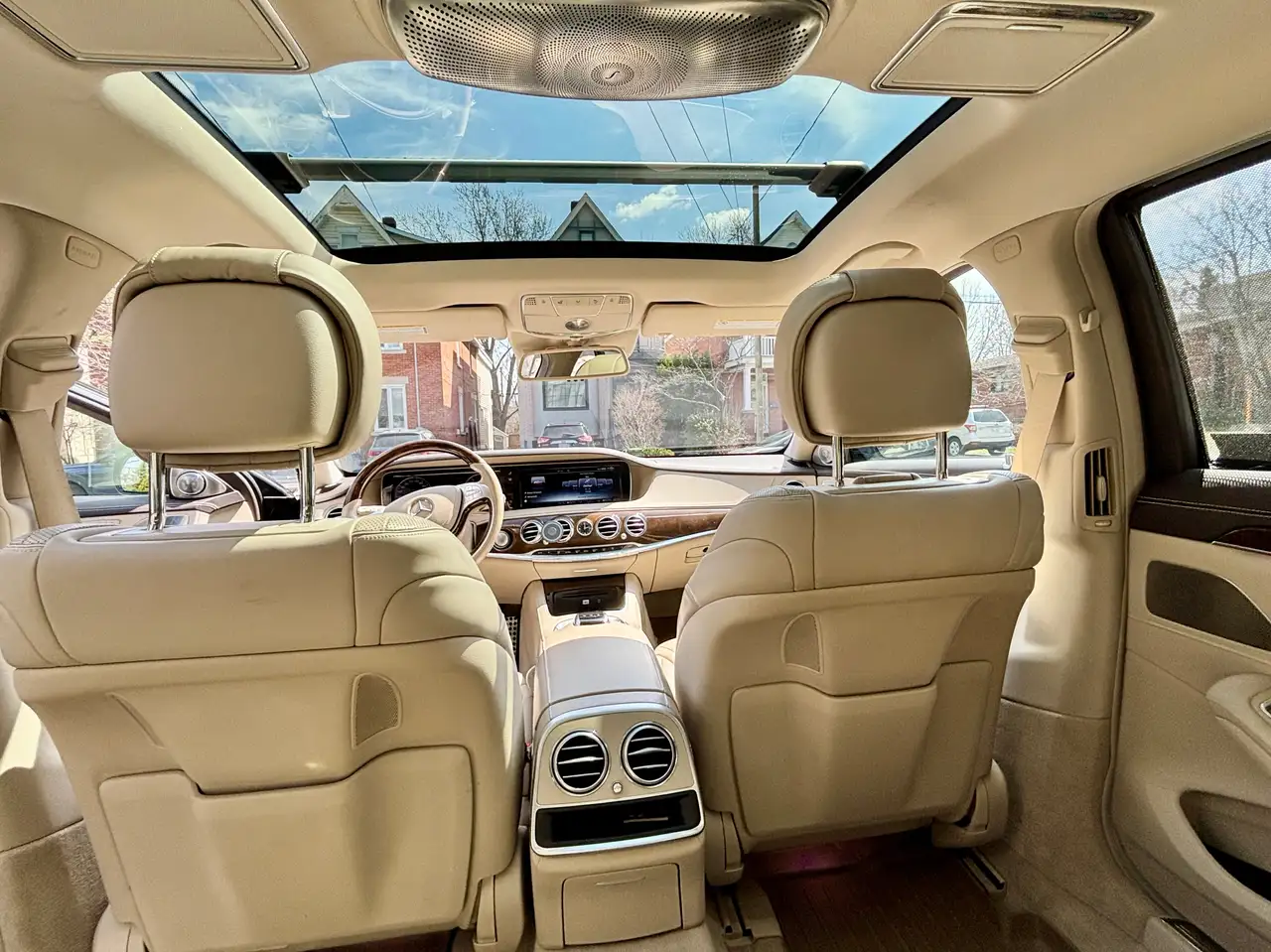 Mercedes-Benz S-Class снимка Mercedes-Benz S-Class