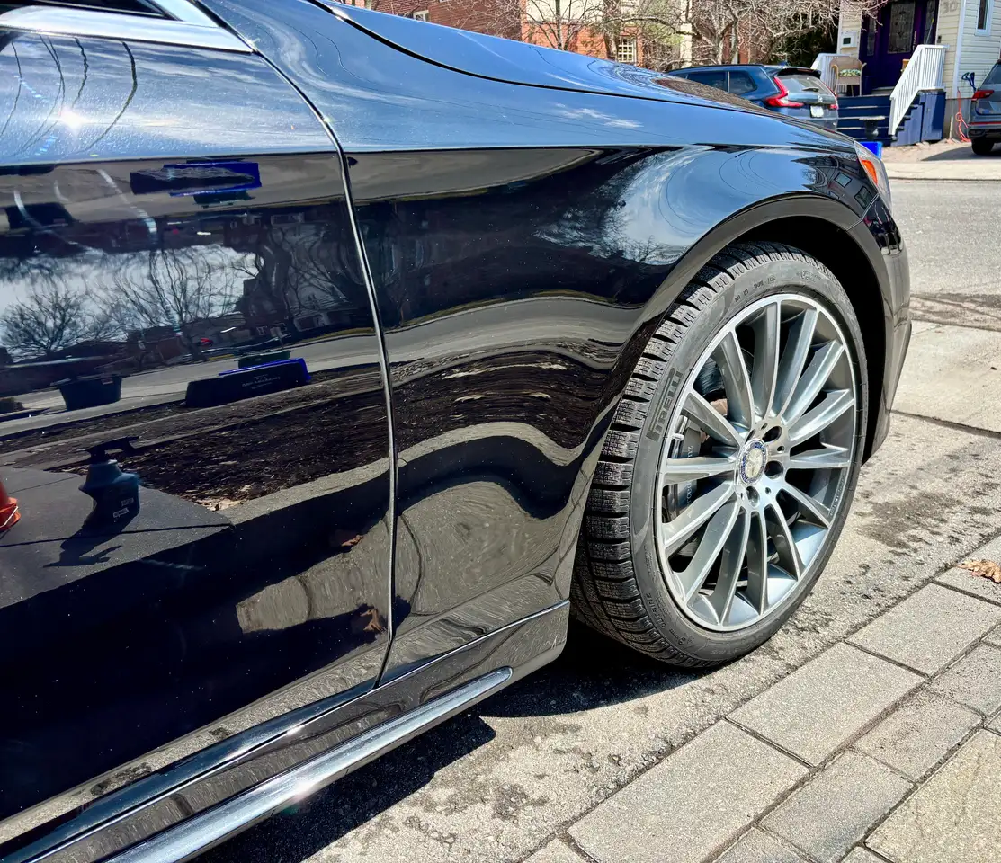 Mercedes-Benz S-Class снимка Mercedes-Benz S-Class