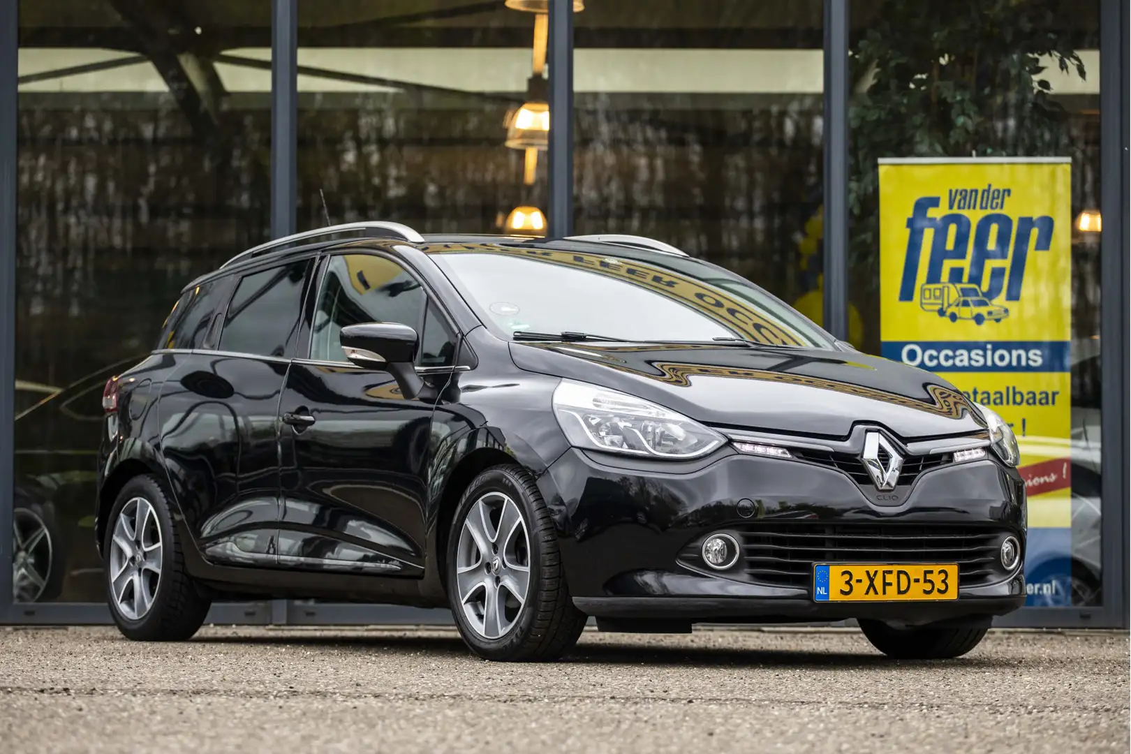 Renault Clio Estate 0.9 TCe Night&Day Zwart - 1