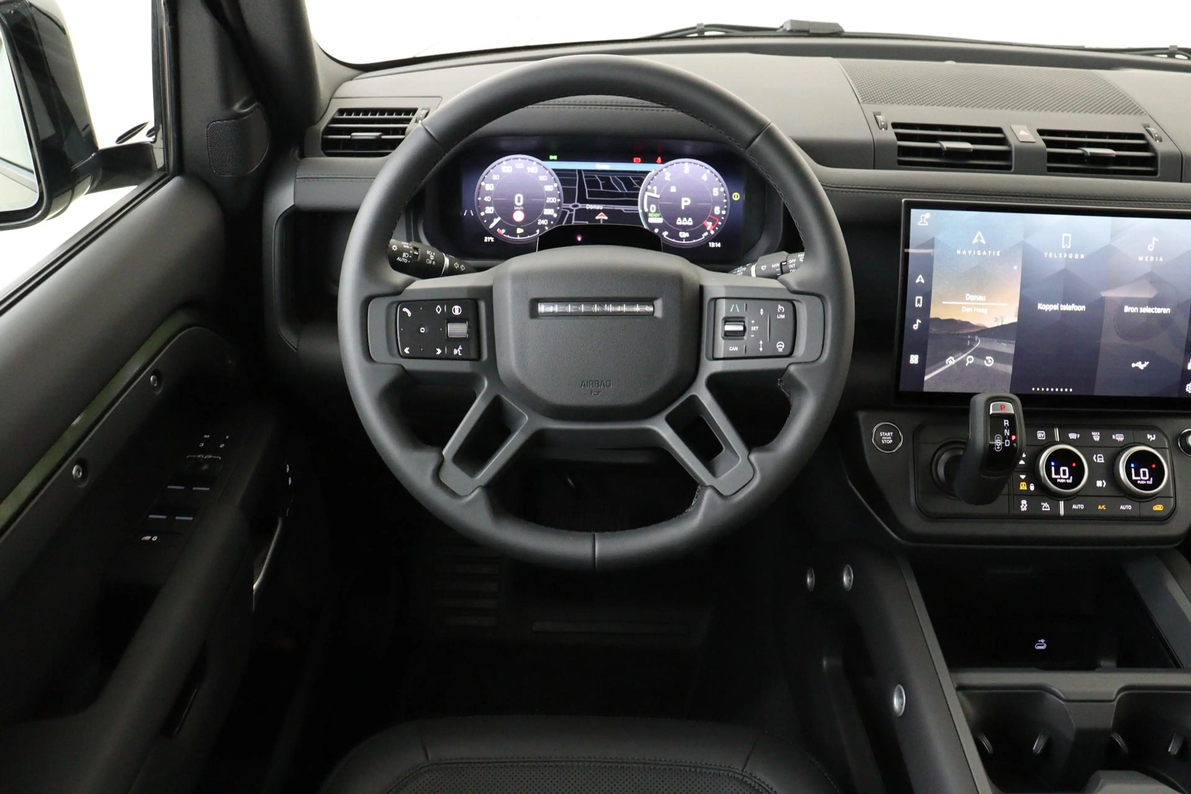 Land Rover Defender 110 2.0 P300e 110 X-DYNAMIC SE WOOLSTONE METALLIC| — photo 2
