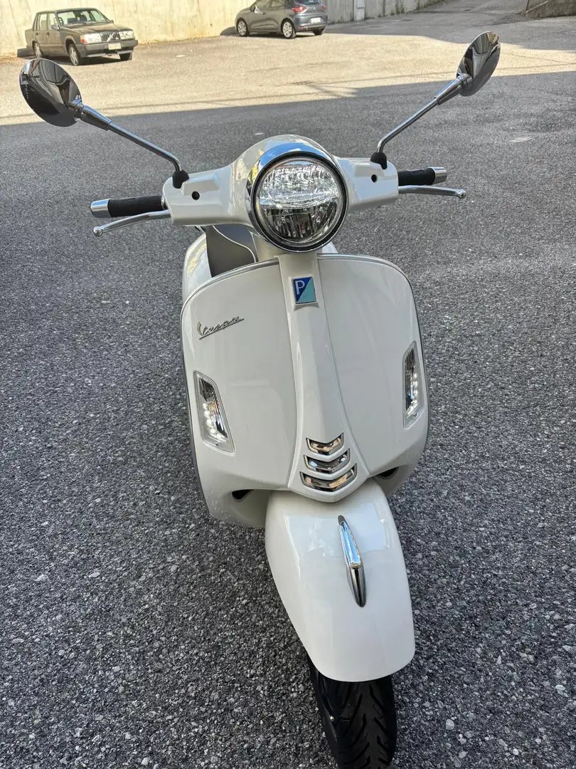 Piaggio GTS 300 Super - 1