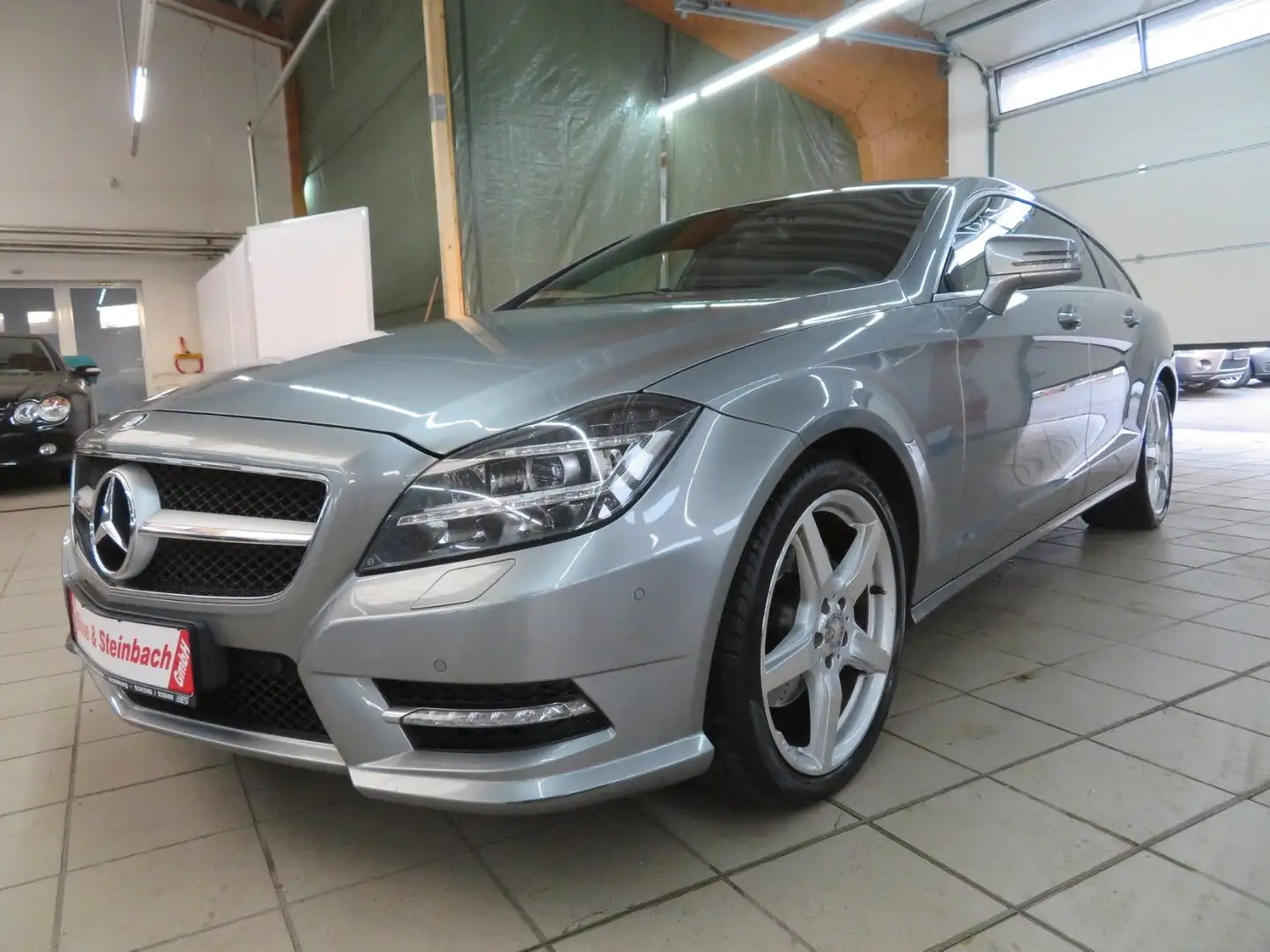 Mercedes-Benz CLS CLS 250 CDI Shooting Brake*AMG*Leder*LED*AHK Срібний - 1