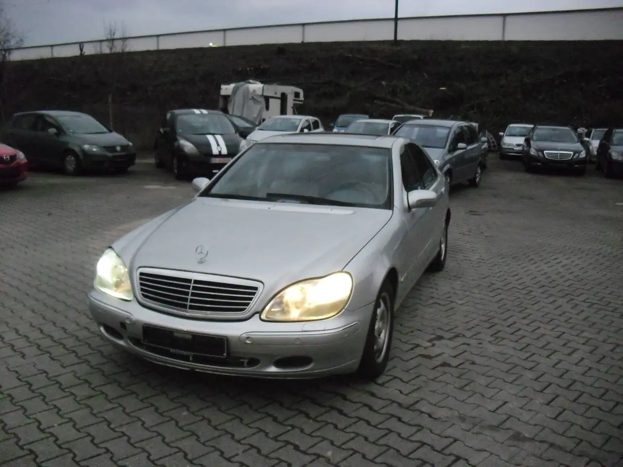Mercedes-Benz E 320