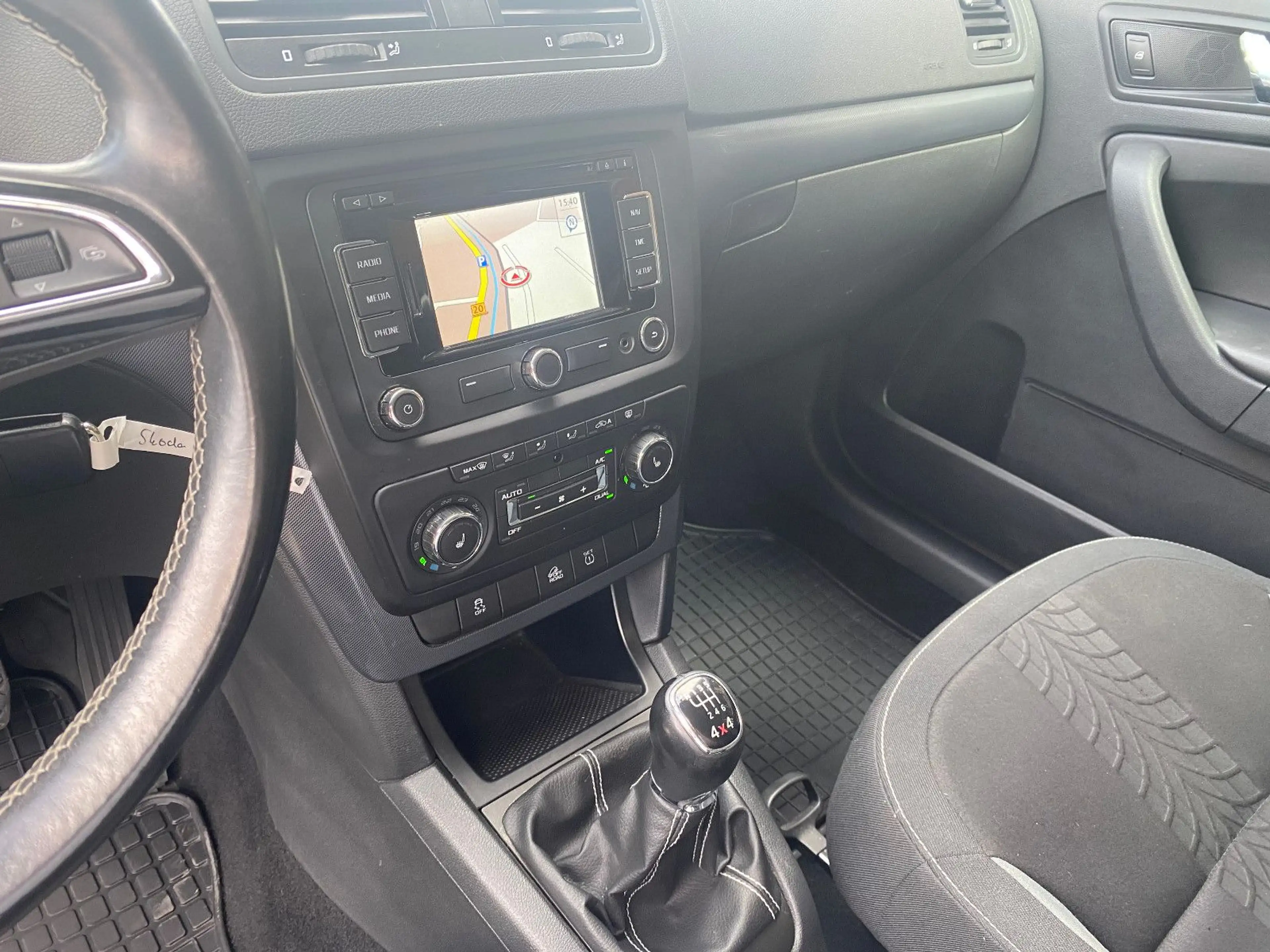 Skoda Yeti Adventure 4x4 +Nav+Sitzh.+ AHK +Bremsen neu — photo 15