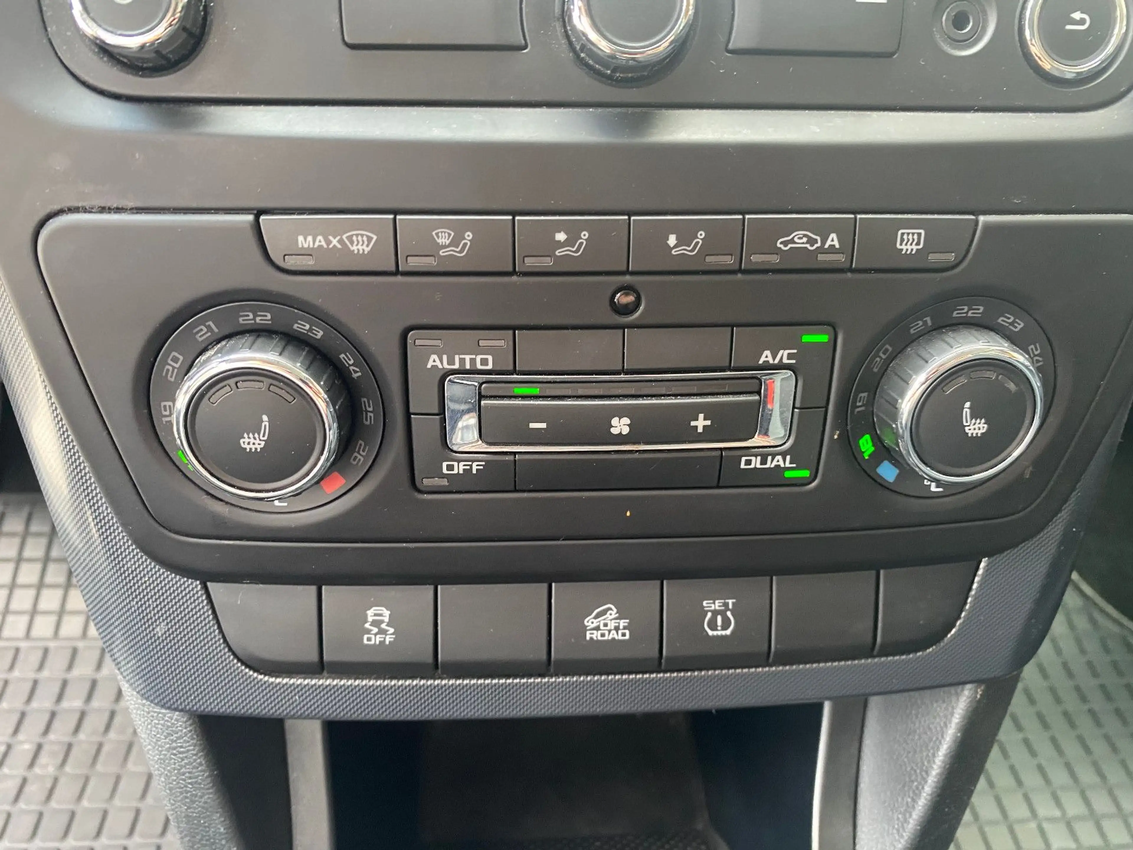 Skoda Yeti Adventure 4x4 +Nav+Sitzh.+ AHK +Bremsen neu — photo 14