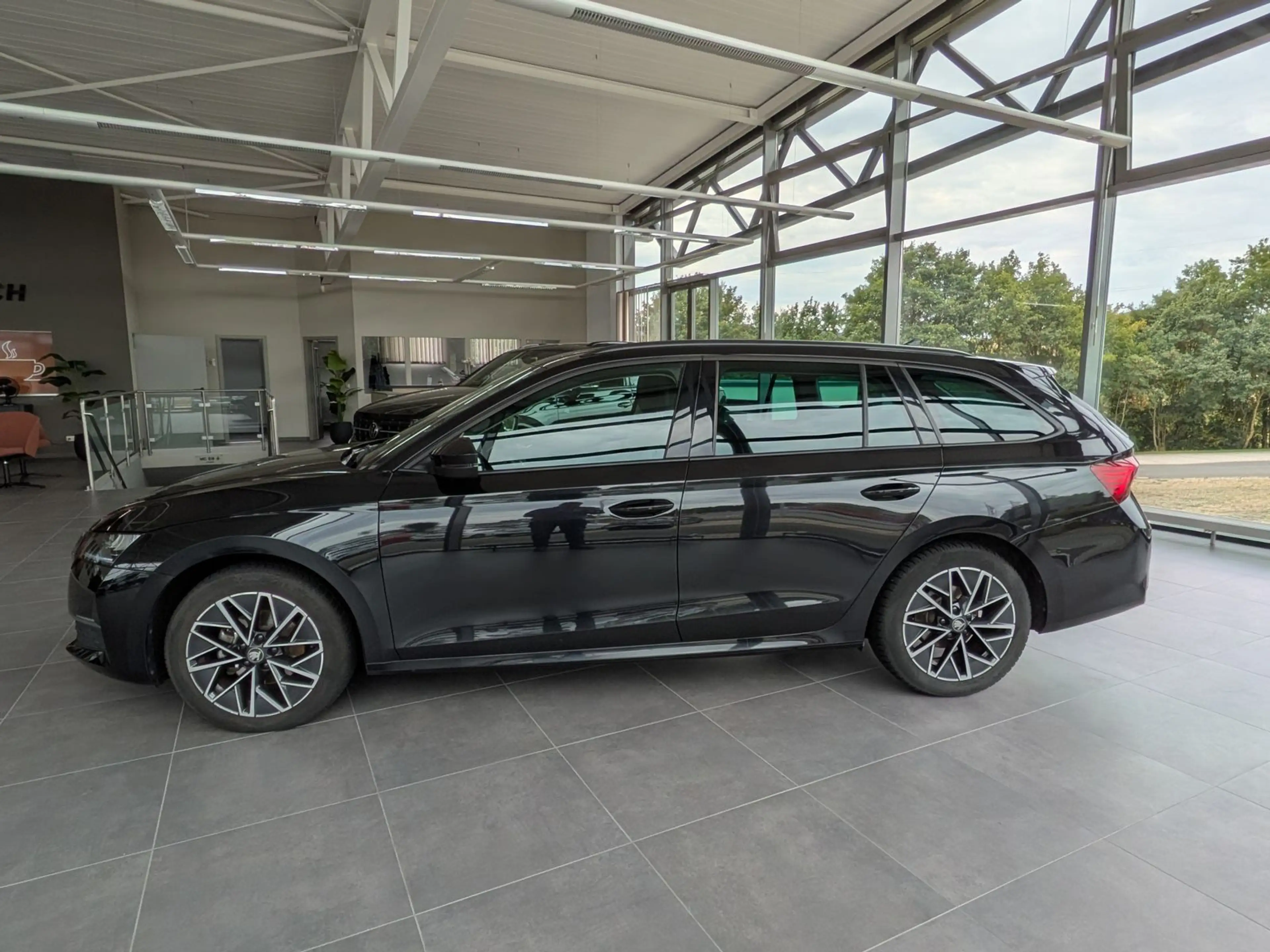 Skoda Octavia 1.5TSI mHEV DSG ACC Style AHK 17" 5J-Gar — photo 4