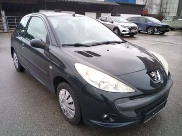 + Plus TRENDY 1,4 3T *Euro 4*Klima*ZV mit FB*
