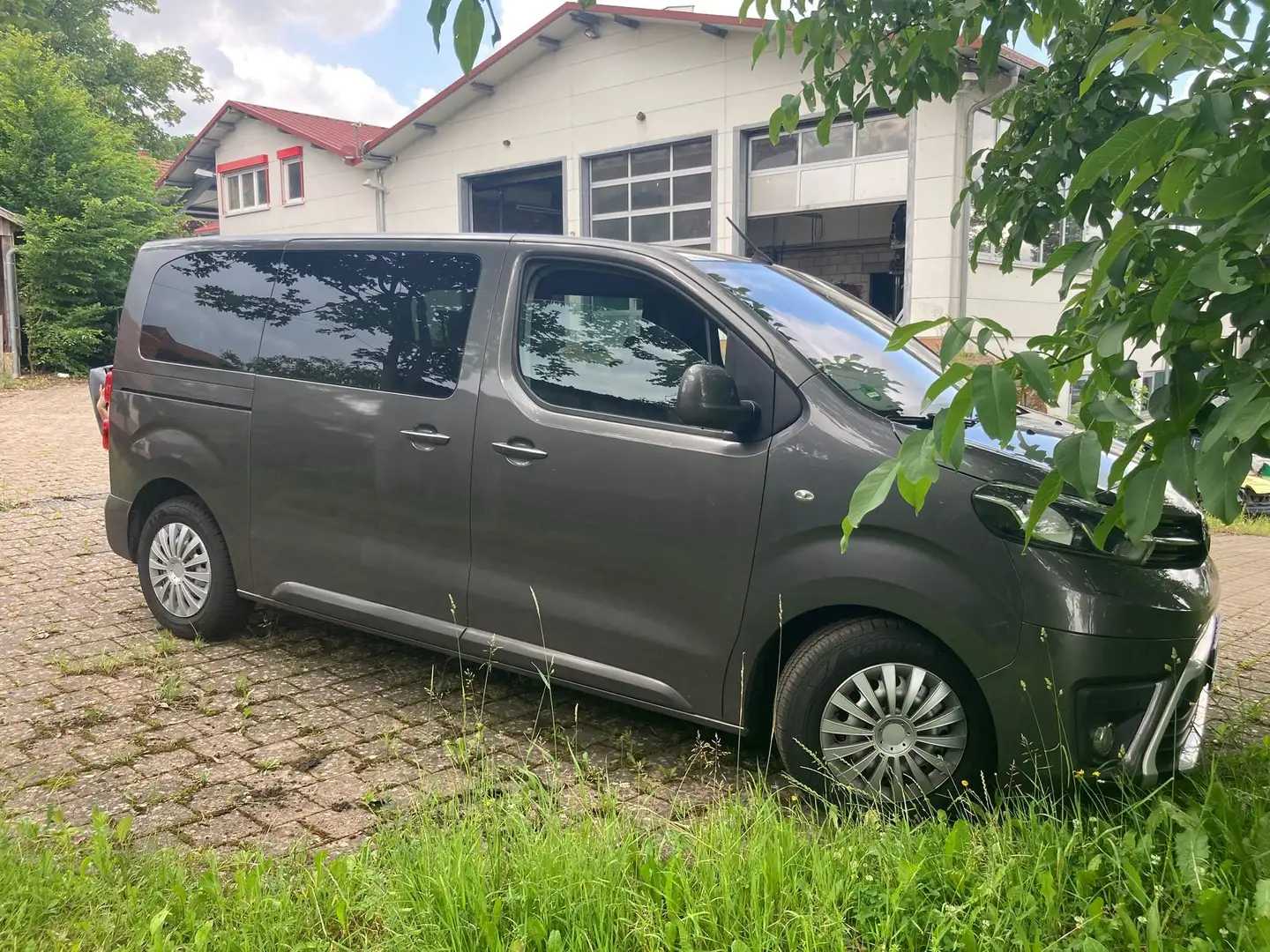 Toyota Proace Proace 2,0-l-D-4D L1 (8-Si.) Verso Family Comfort - 1