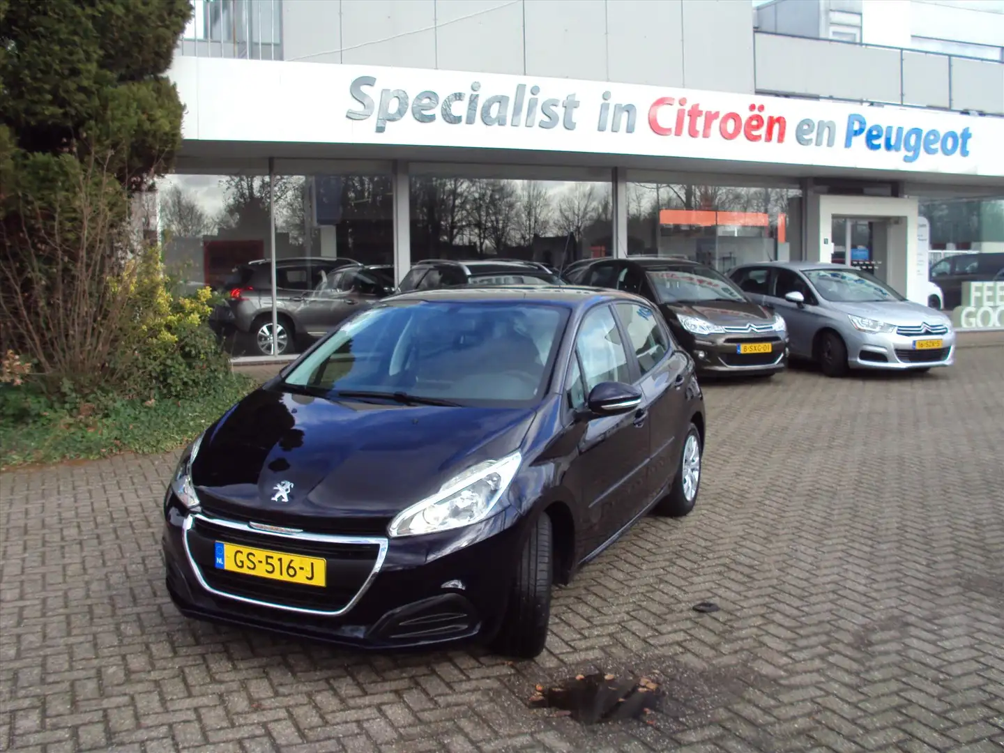 Peugeot 208 1.2 Puretech 82pk 5D Active Blauw - 1