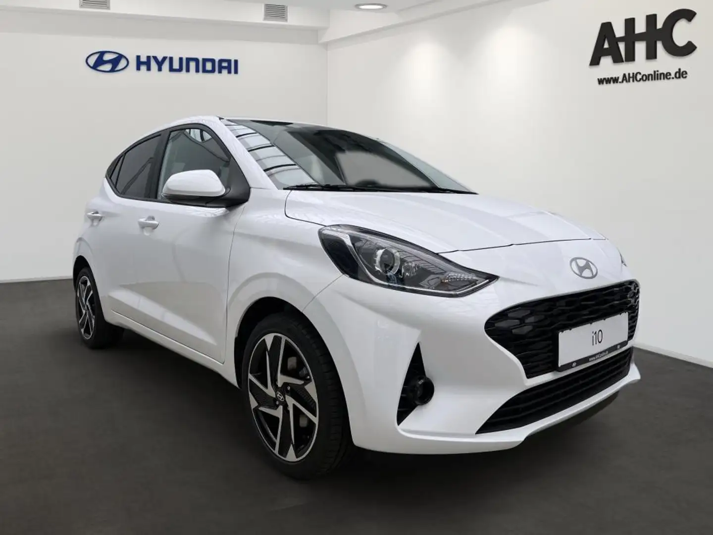 Hyundai i10 1.2 Benzin M/T Prime KlimaA Navi SpurH PDC Weiß - 2