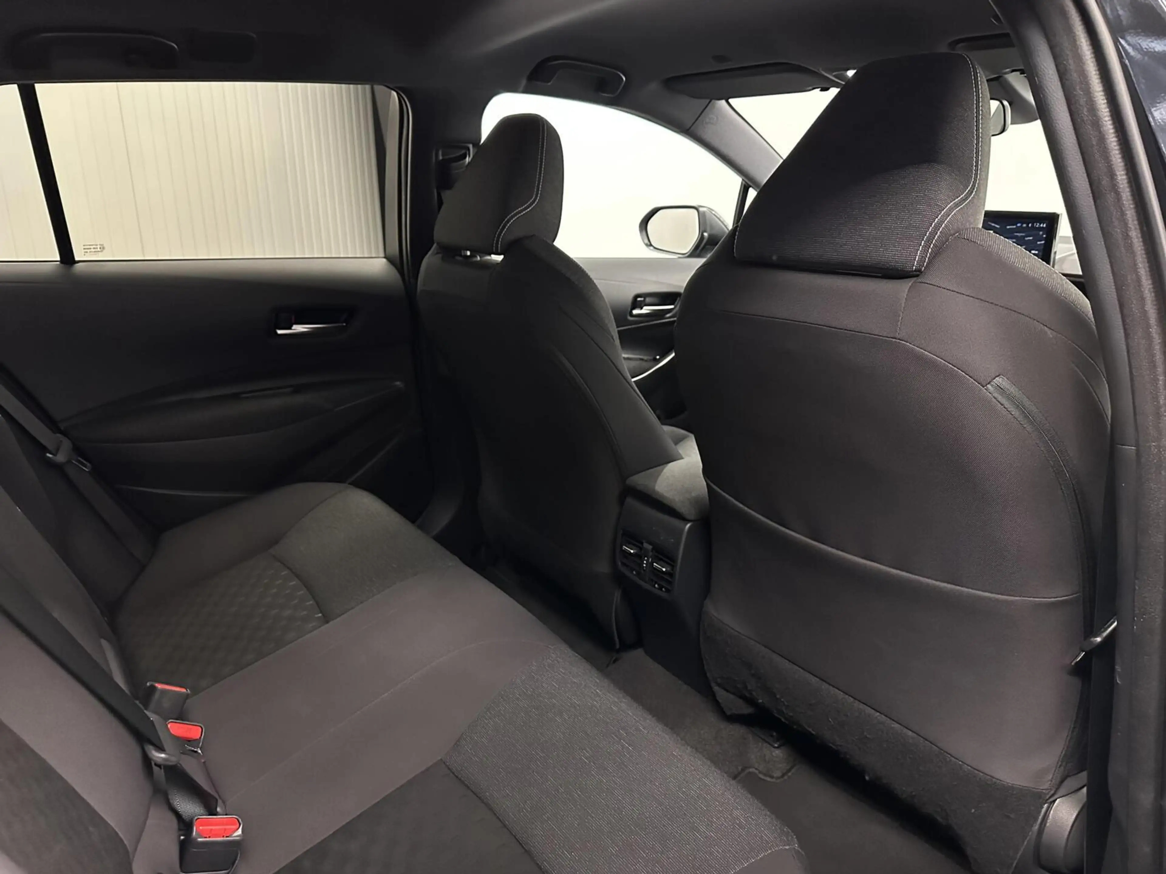 Toyota Corolla Touring Sports Hybrid 140 Active CAMERA CARPLAY NA — photo 14