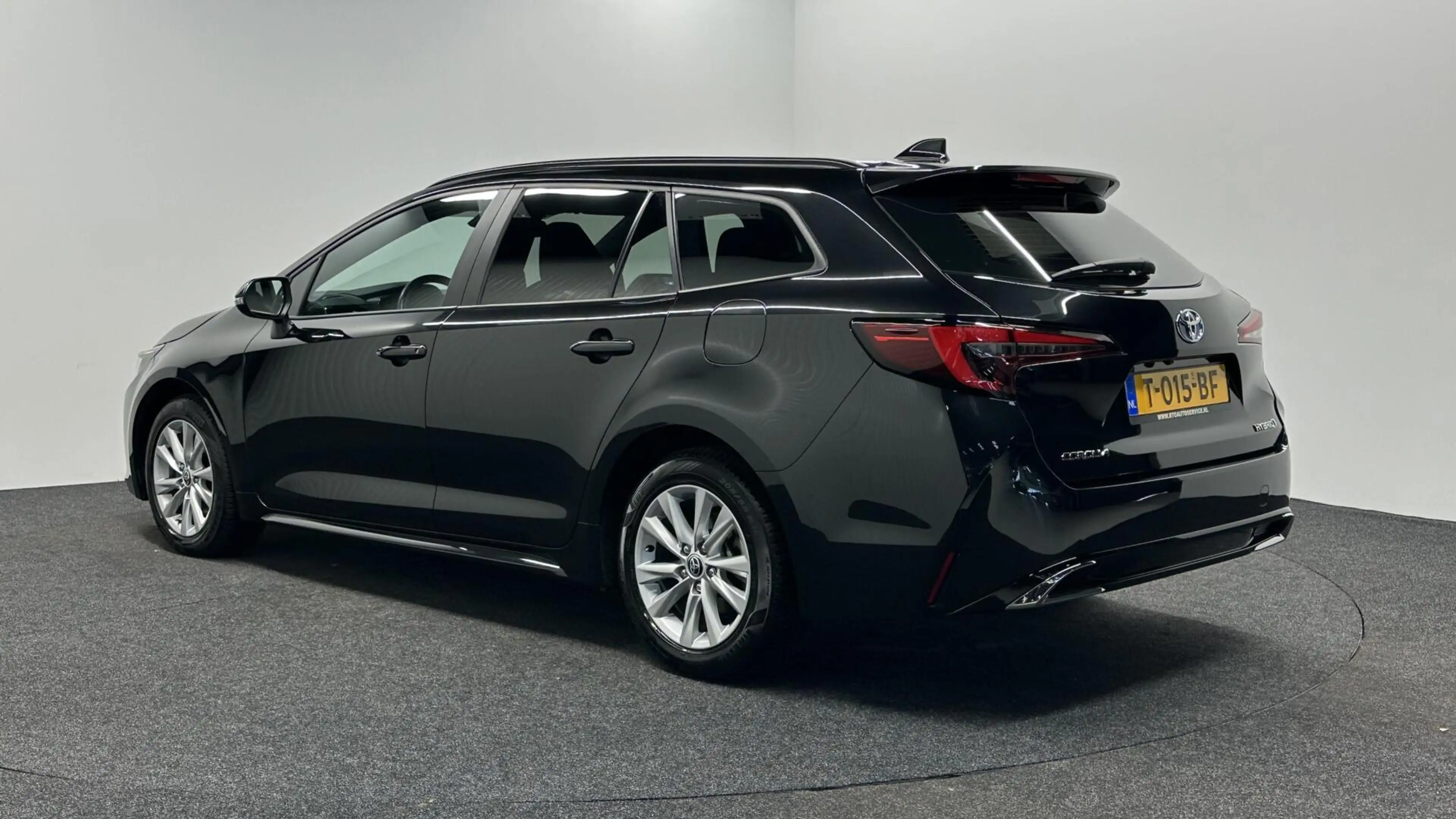 Toyota Corolla Touring Sports Hybrid 140 Active CAMERA CARPLAY NA — photo 4