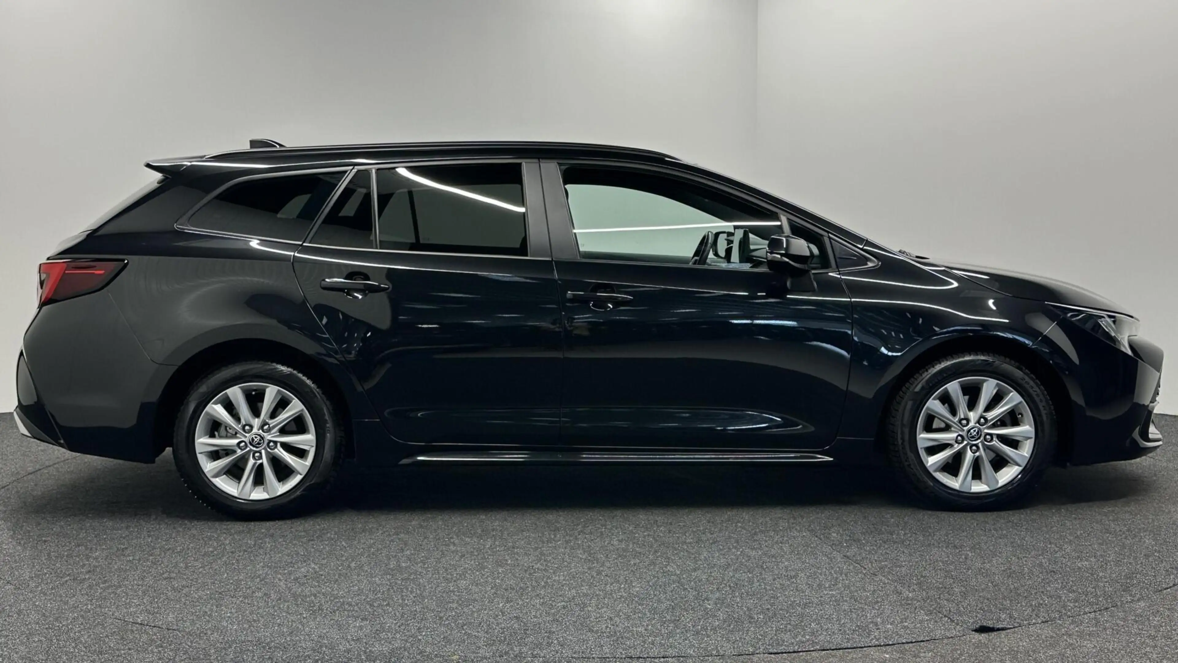 Toyota Corolla Touring Sports Hybrid 140 Active CAMERA CARPLAY NA — photo 9