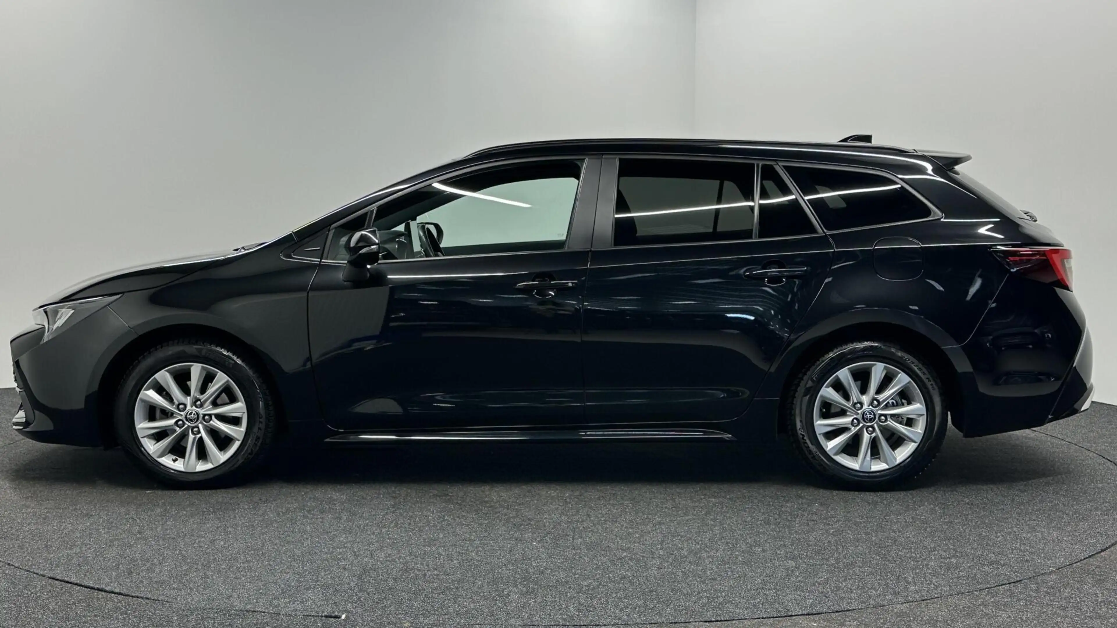 Toyota Corolla Touring Sports Hybrid 140 Active CAMERA CARPLAY NA — photo 8