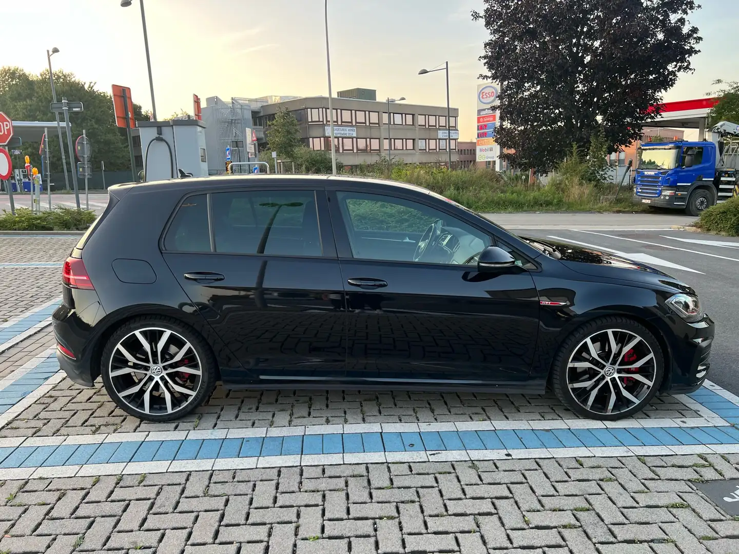 Volkswagen Golf GTI 2.0 TSI Performance DSG - 2