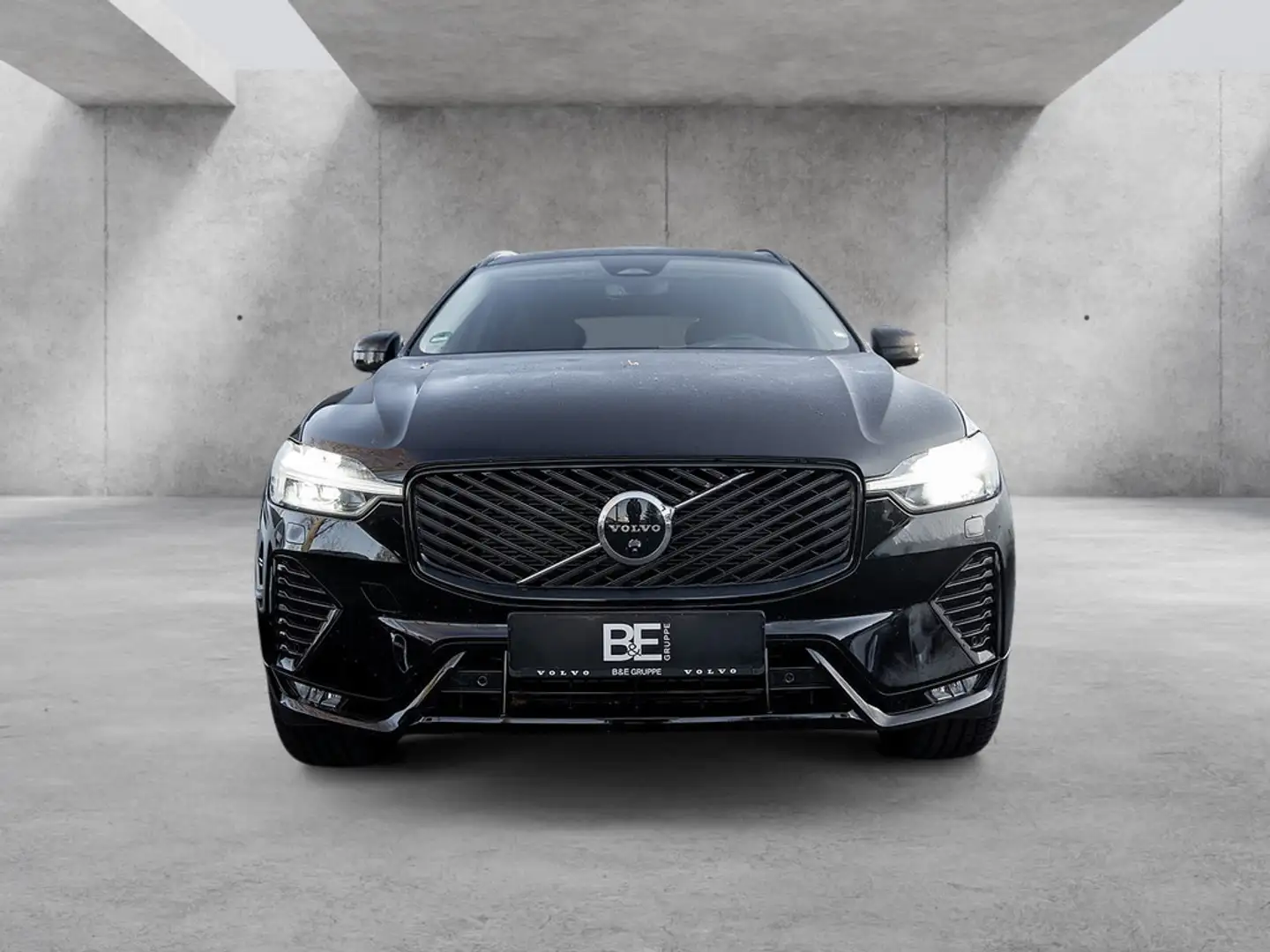Volvo XC60 B5 Ultra Dark AWD HUD PANO 360° Schwarz - 2