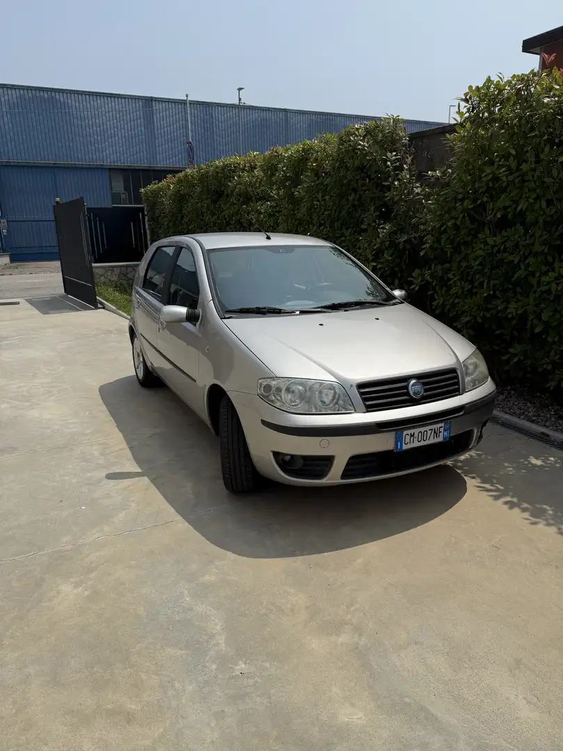 Fiat Punto 5p 1.4 16v Emotion Argento - 1