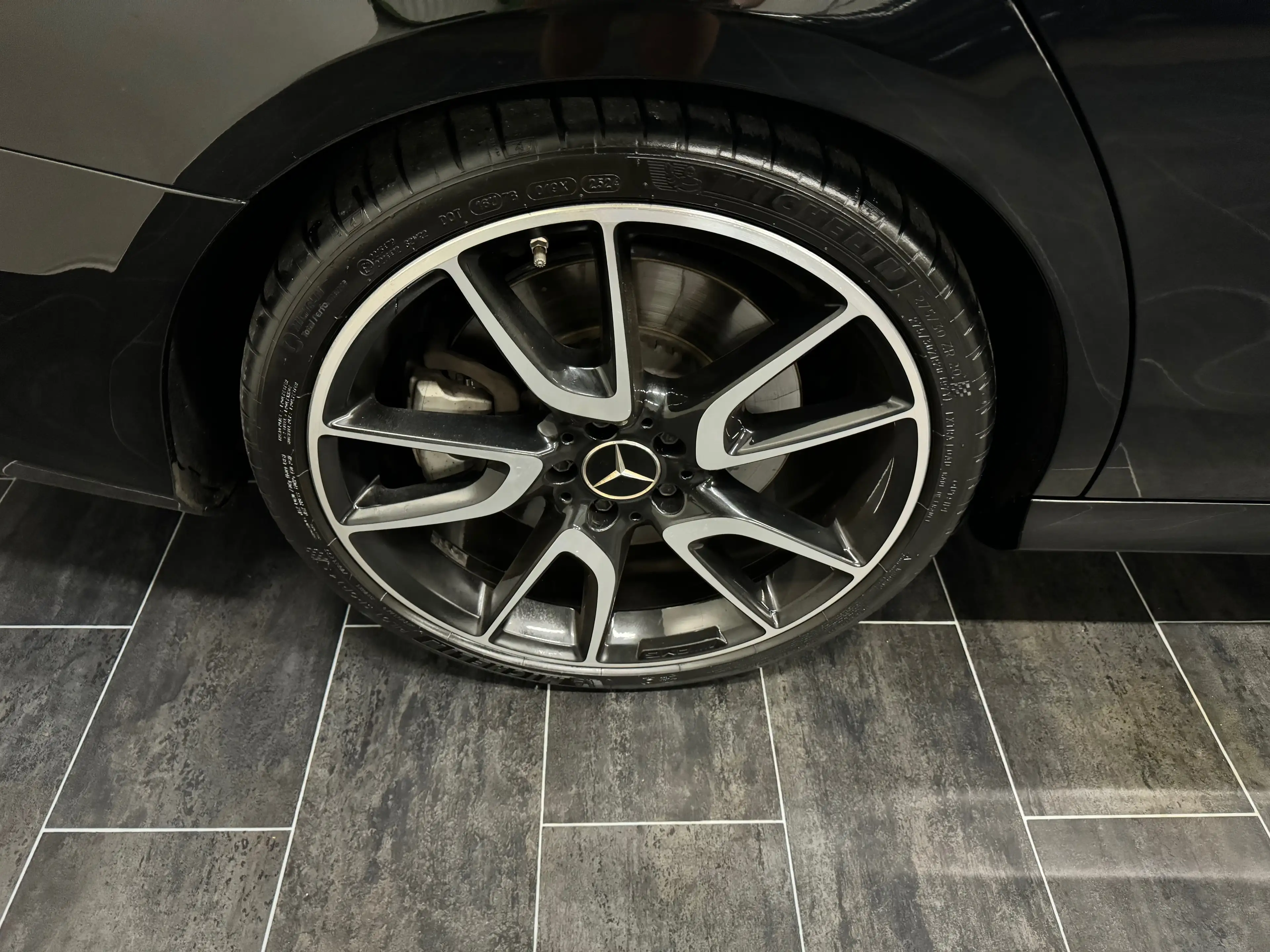 Mercedes-Benz E 43 AMG **Luftfahrwerk-Standheizung-Pano-LED-Rote Gurte** — photo 6