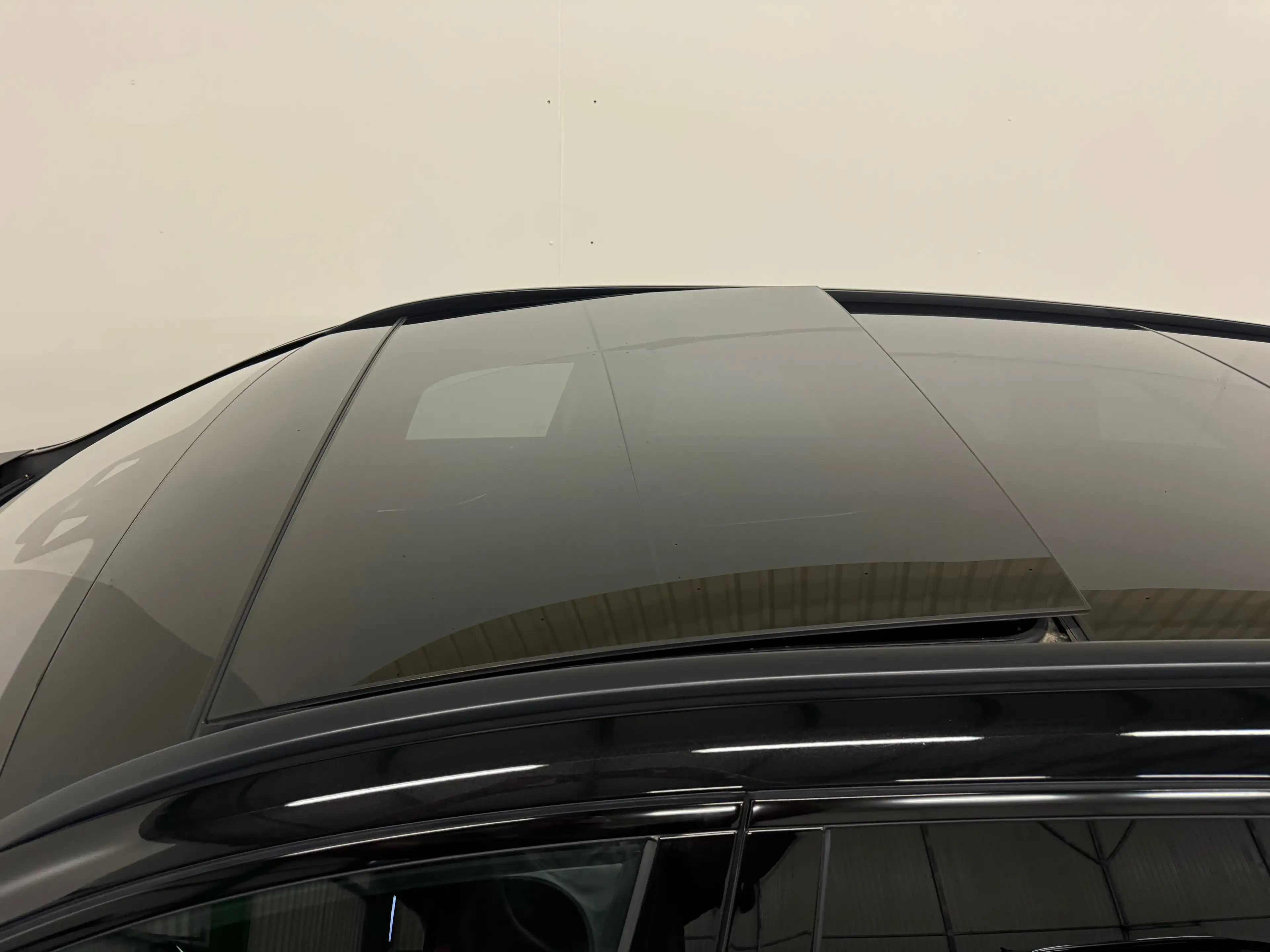 Mercedes-Benz E 43 AMG **Luftfahrwerk-Standheizung-Pano-LED-Rote Gurte** — photo 10