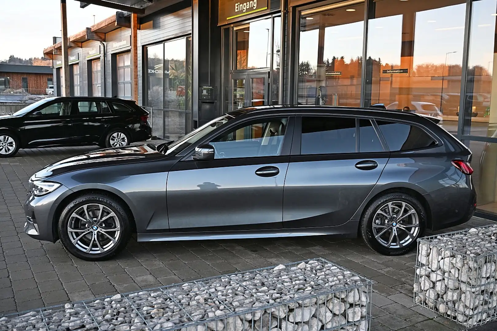 BMW 320 d Touring Aut. LED, Navi, Standheizung, Sportsi... Gris - 2
