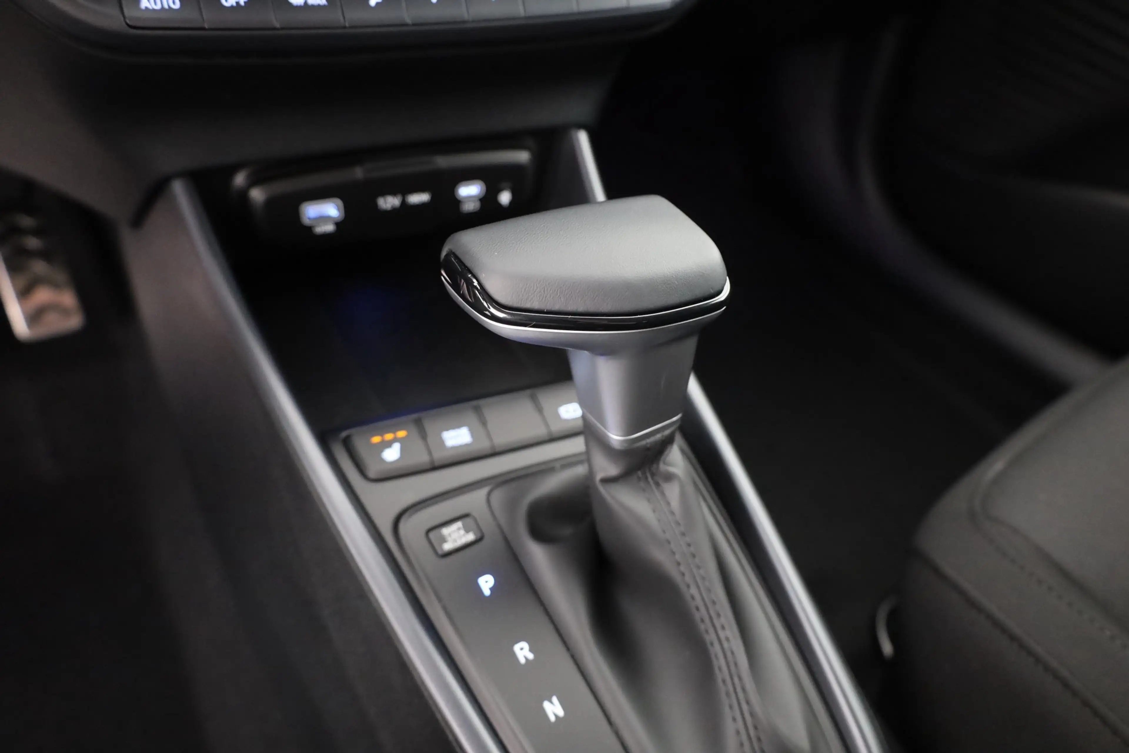 Hyundai BAYON Bayon 1.0T-GDI Aut. LED ACC Navi Kamera — photo 14