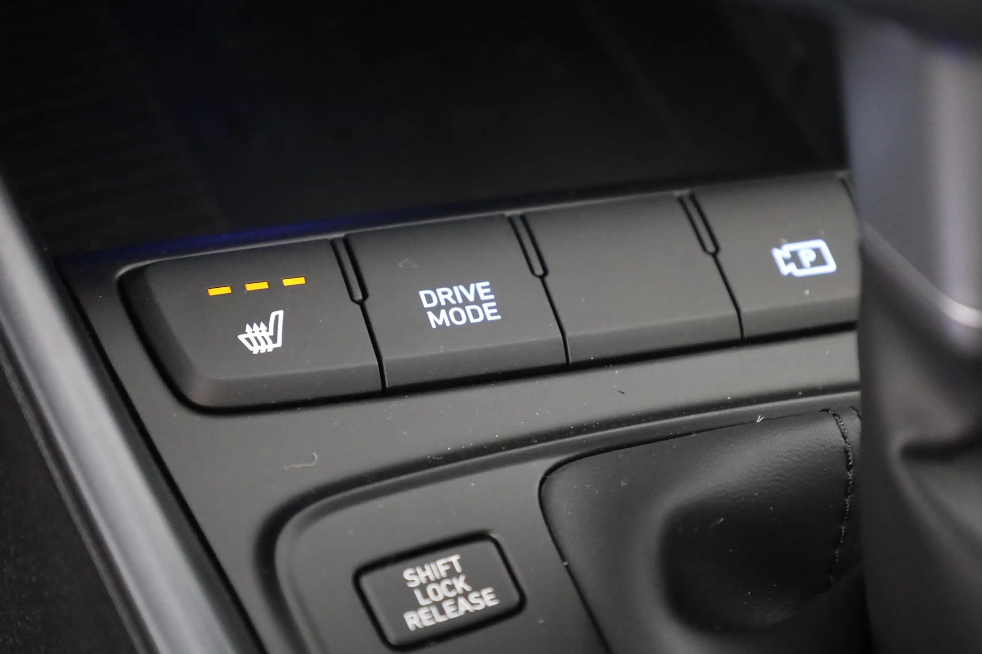 Hyundai BAYON Bayon 1.0T-GDI Aut. LED ACC Navi Kamera — photo 13