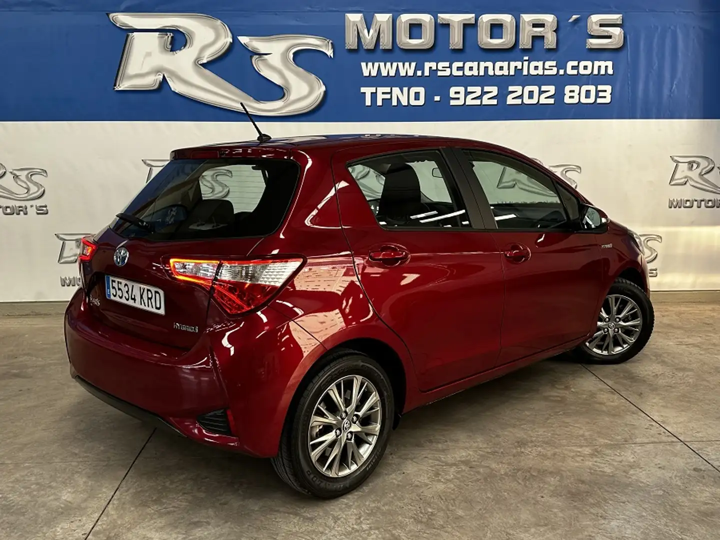 Toyota Yaris 100H 1.5 Active Tech Paars - 2