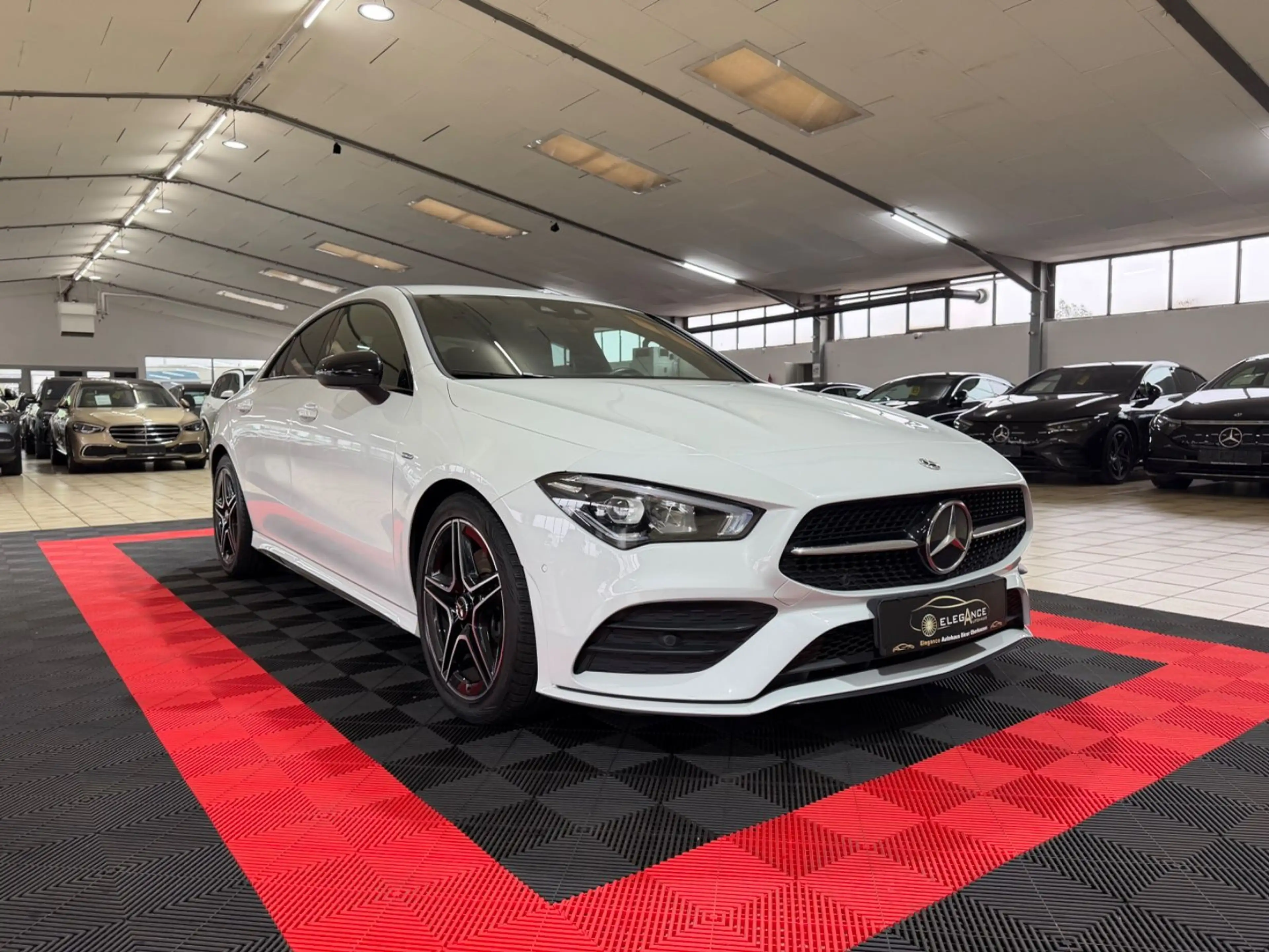 Mercedes-Benz CLA 220 d Edition*AMG-LINE*NIGHT-PAKET*LED* — photo 4