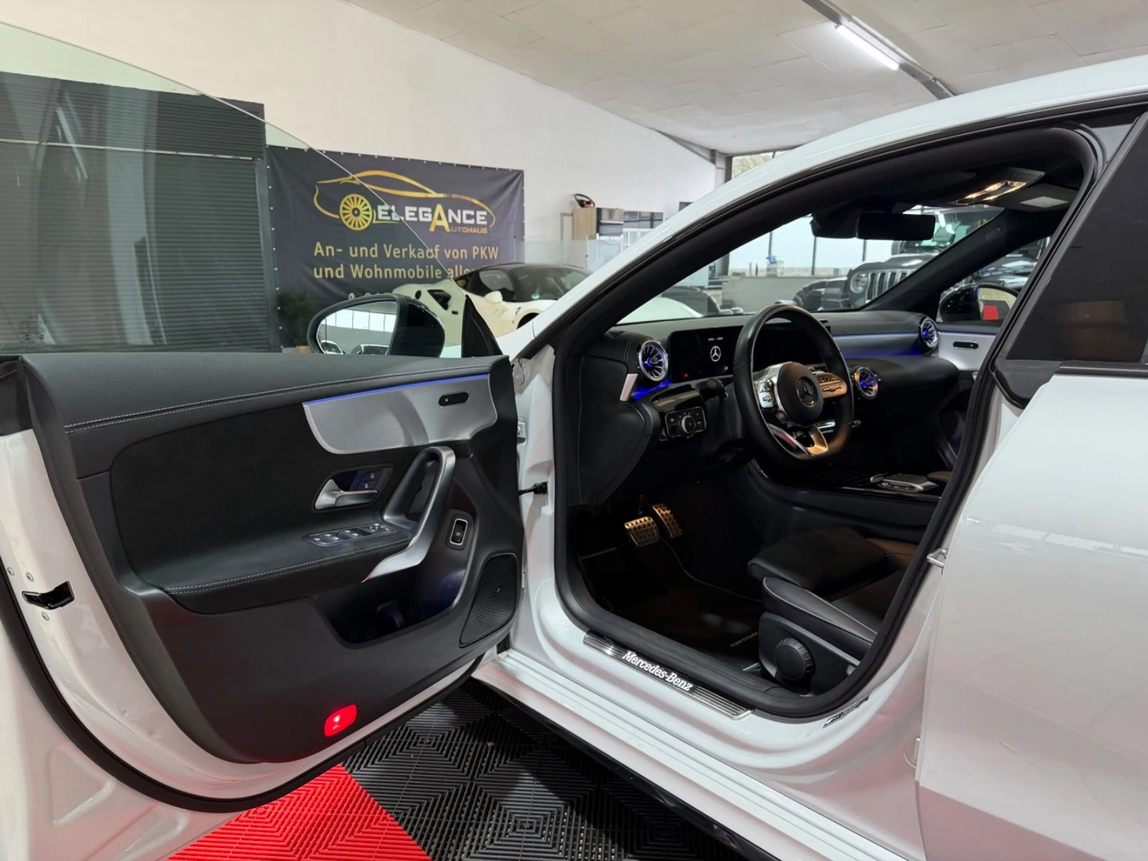 Mercedes-Benz CLA 220 d Edition*AMG-LINE*NIGHT-PAKET*LED* — photo 10