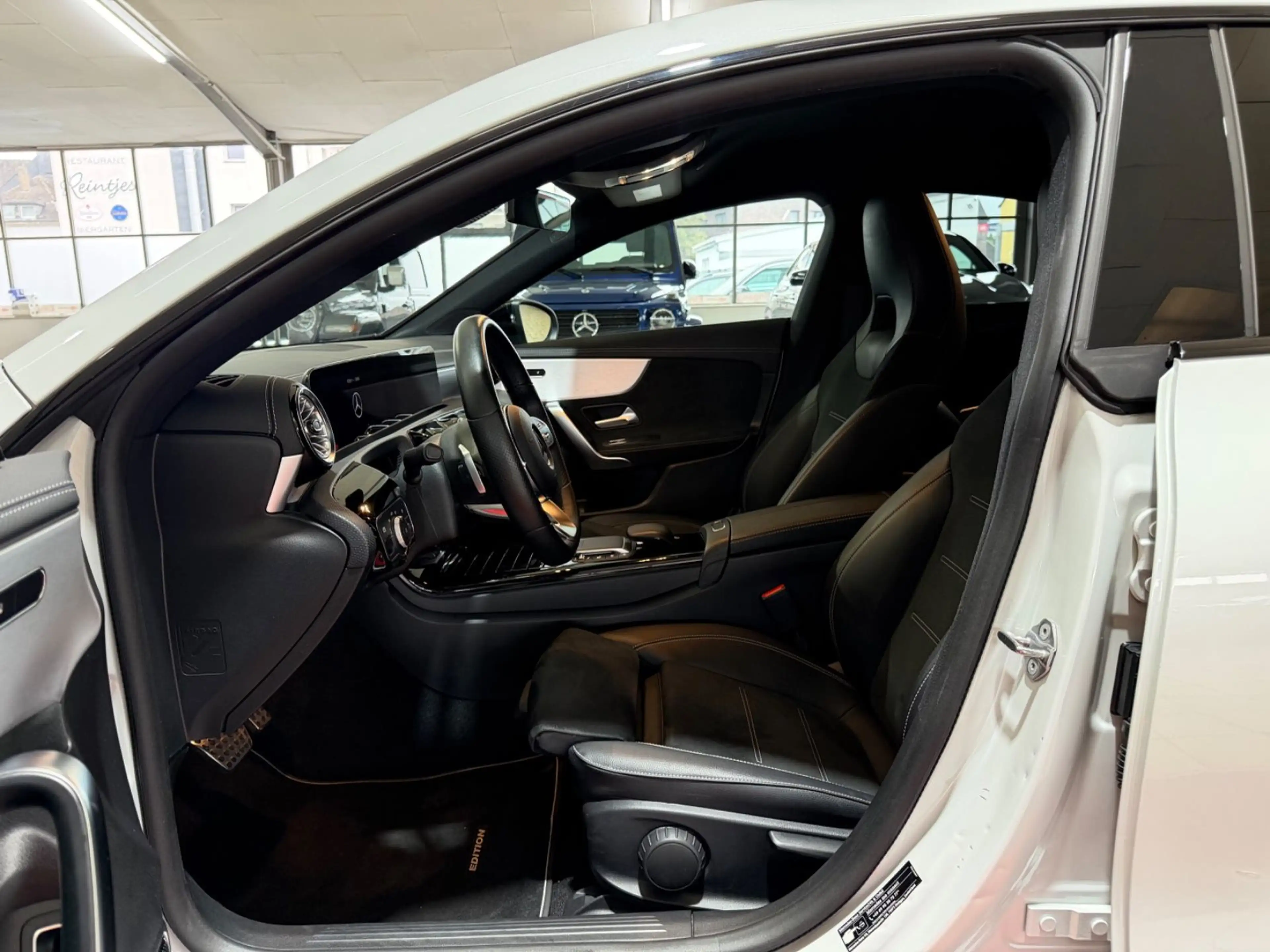 Mercedes-Benz CLA 220 d Edition*AMG-LINE*NIGHT-PAKET*LED* — photo 13