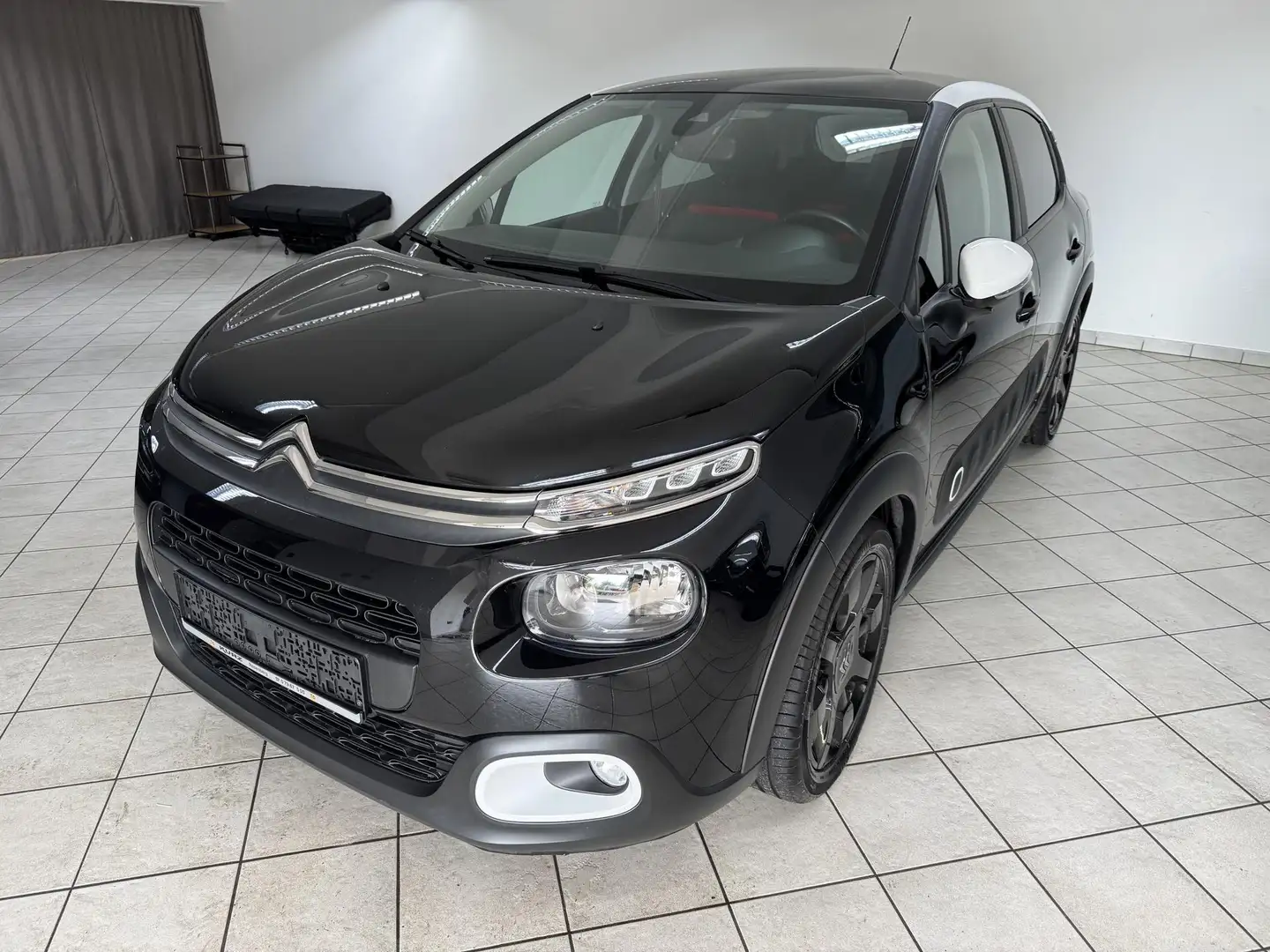 Citroen C3 1.2 (83PS) GLASDACH/17"ALU/SH 1.2 61kW (83PS) Schwarz - 2