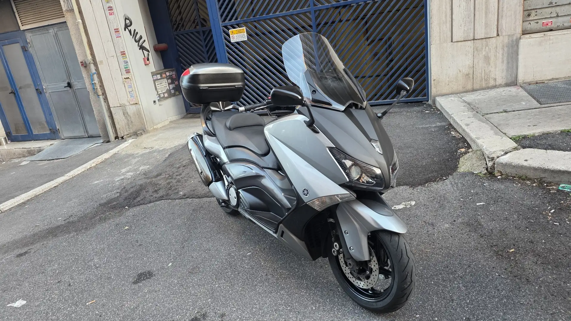 Yamaha TMAX 530 Grigio - 2
