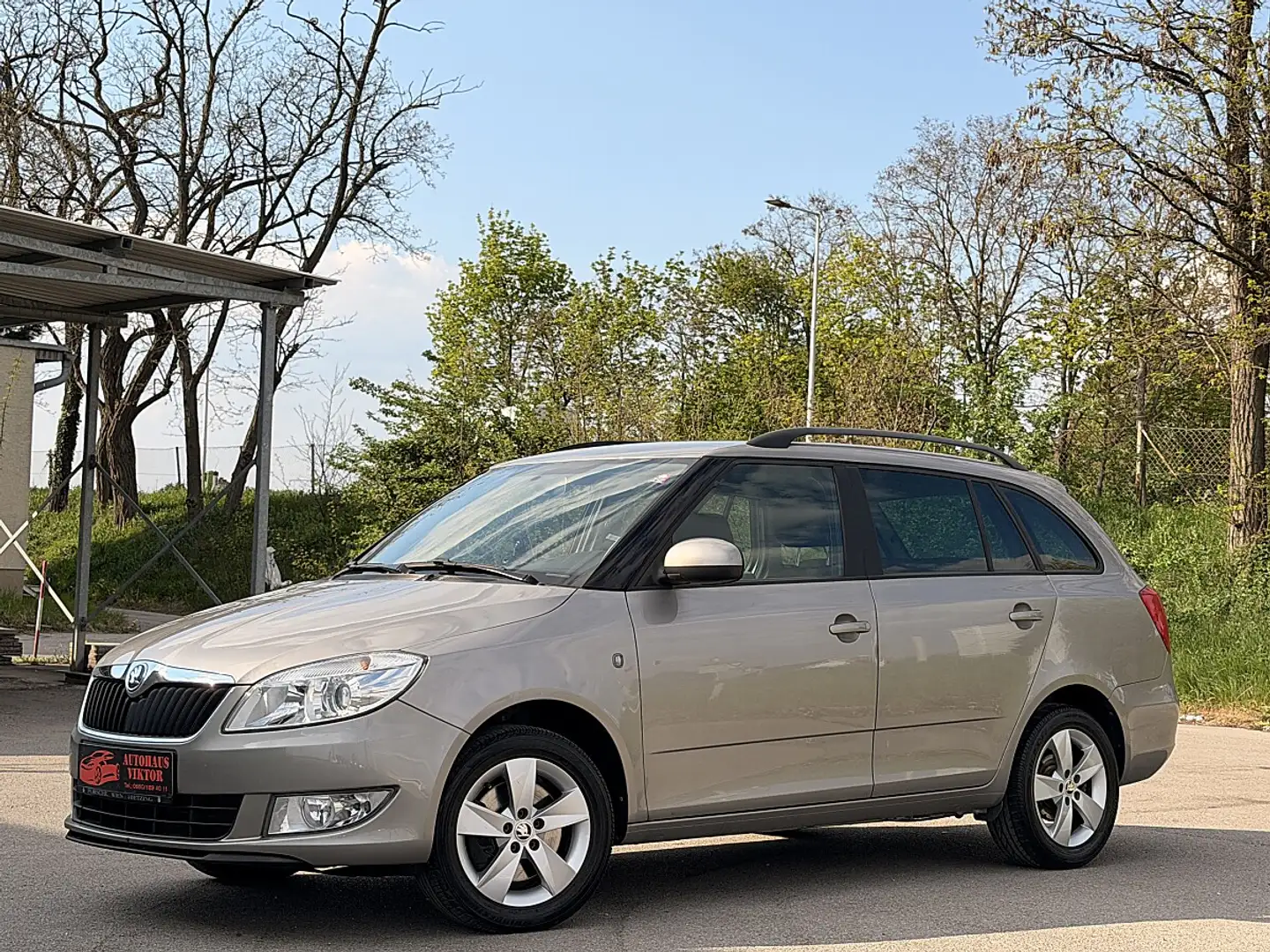 Skoda Fabia Combi Ambition+ 1,2 TSI DSG*GARANTIE,AUTOMATIK* Braun - 2