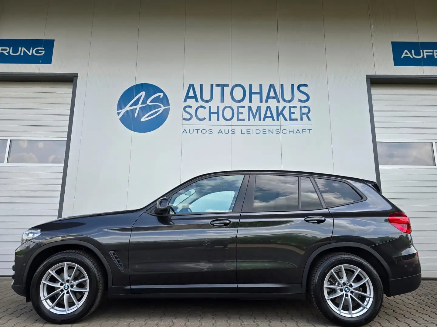 BMW X3 xDrive 20i Autom,AHK,Navi,RFK,HIFI,DAB, LC+ Grijs - 2