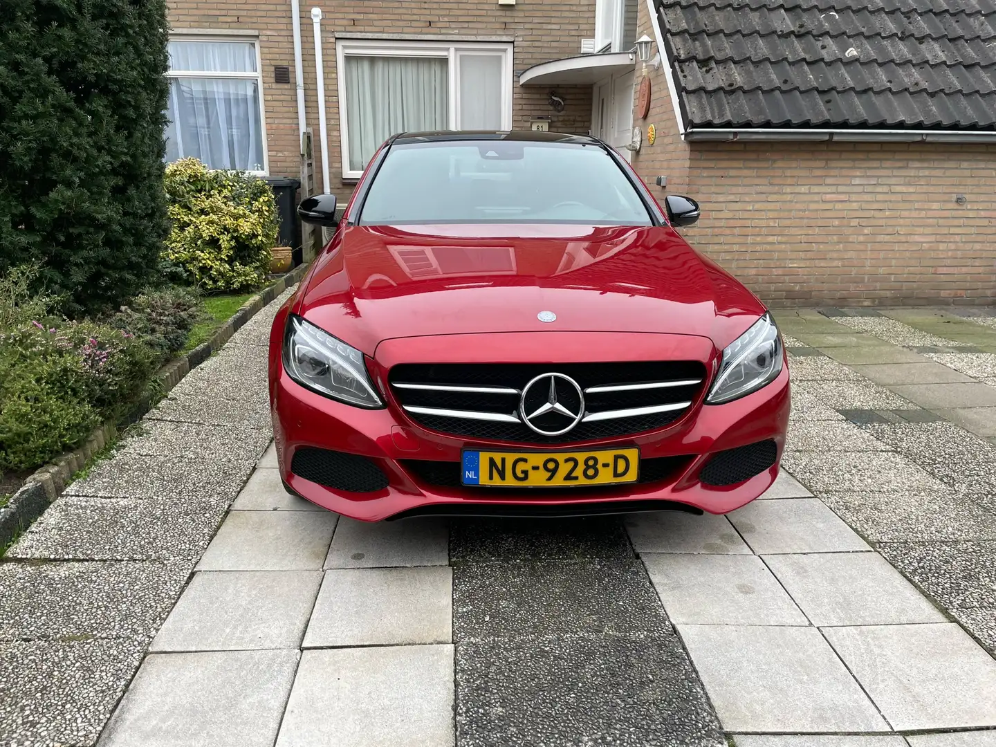 Mercedes-Benz C 180 7G-TRONIC AMG Line Rood - 1