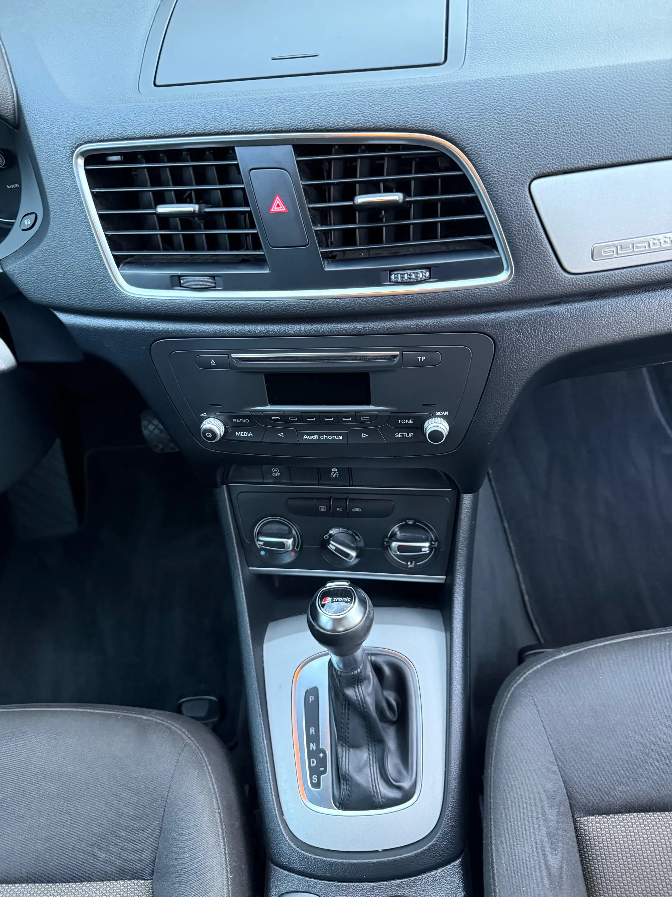 Audi Q3 2.0 TDI quattro S-Tronic — photo 13