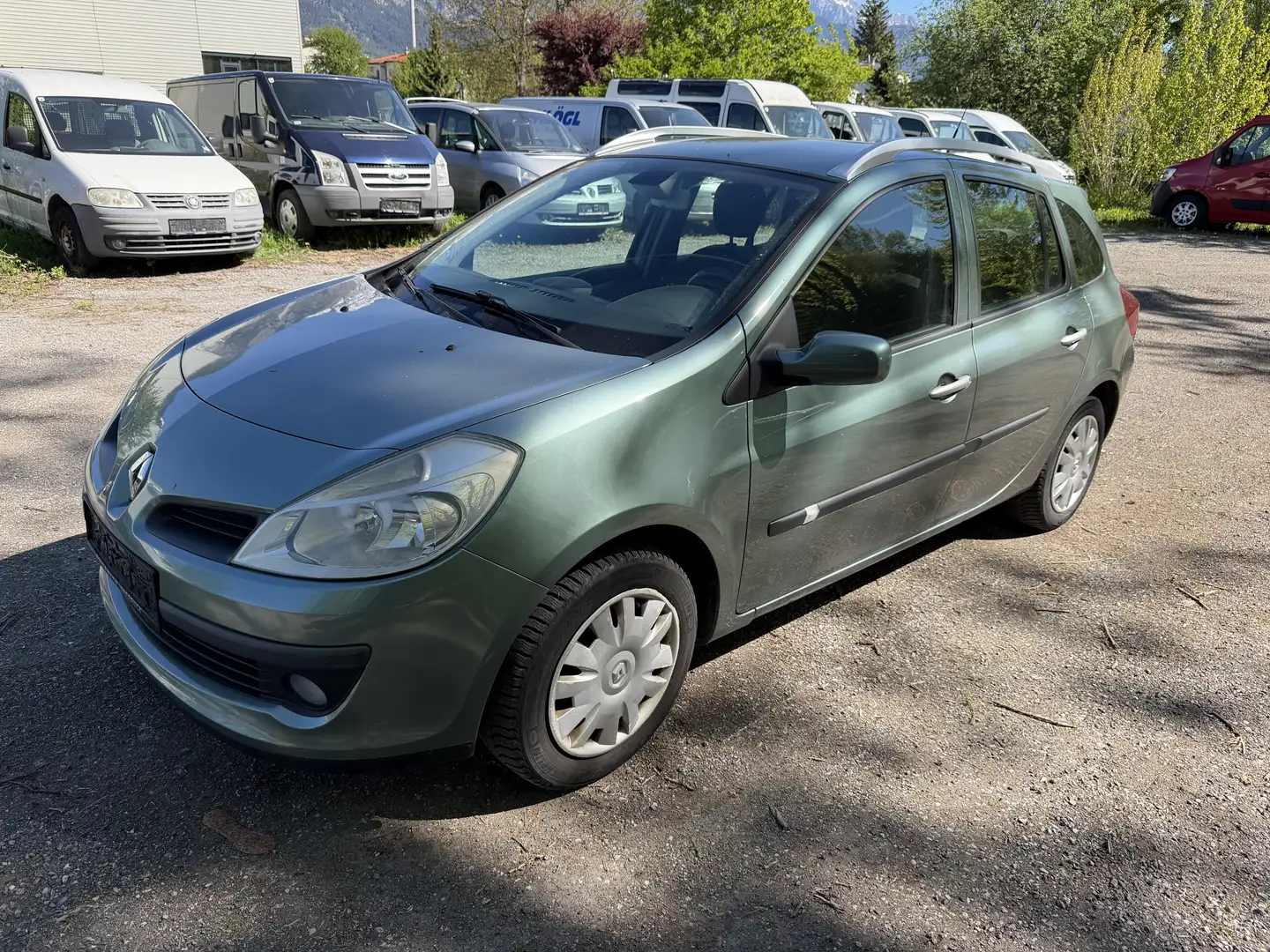 Renault Clio Grandtour TCE 100 EXPORT !!! Grün - 1