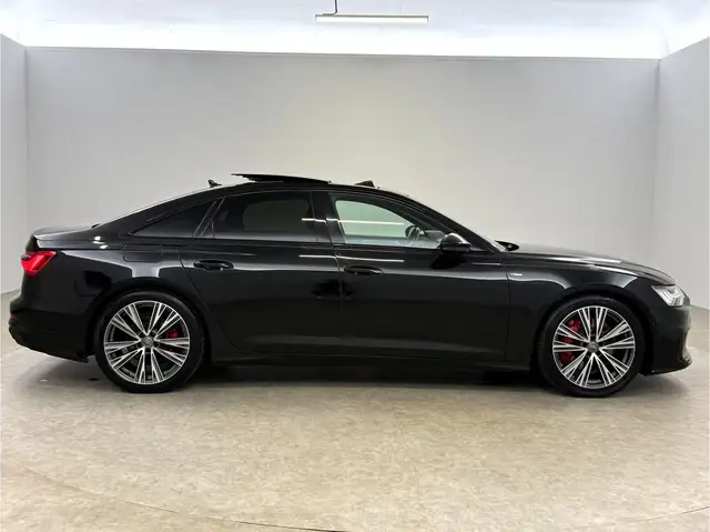 Audi A6 view 11