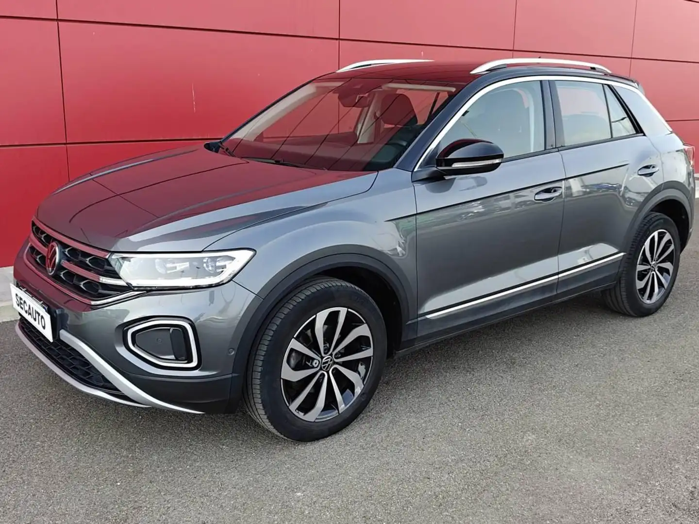 Volkswagen T-Roc 15 TSI STYLE 150CV Grigio - 2