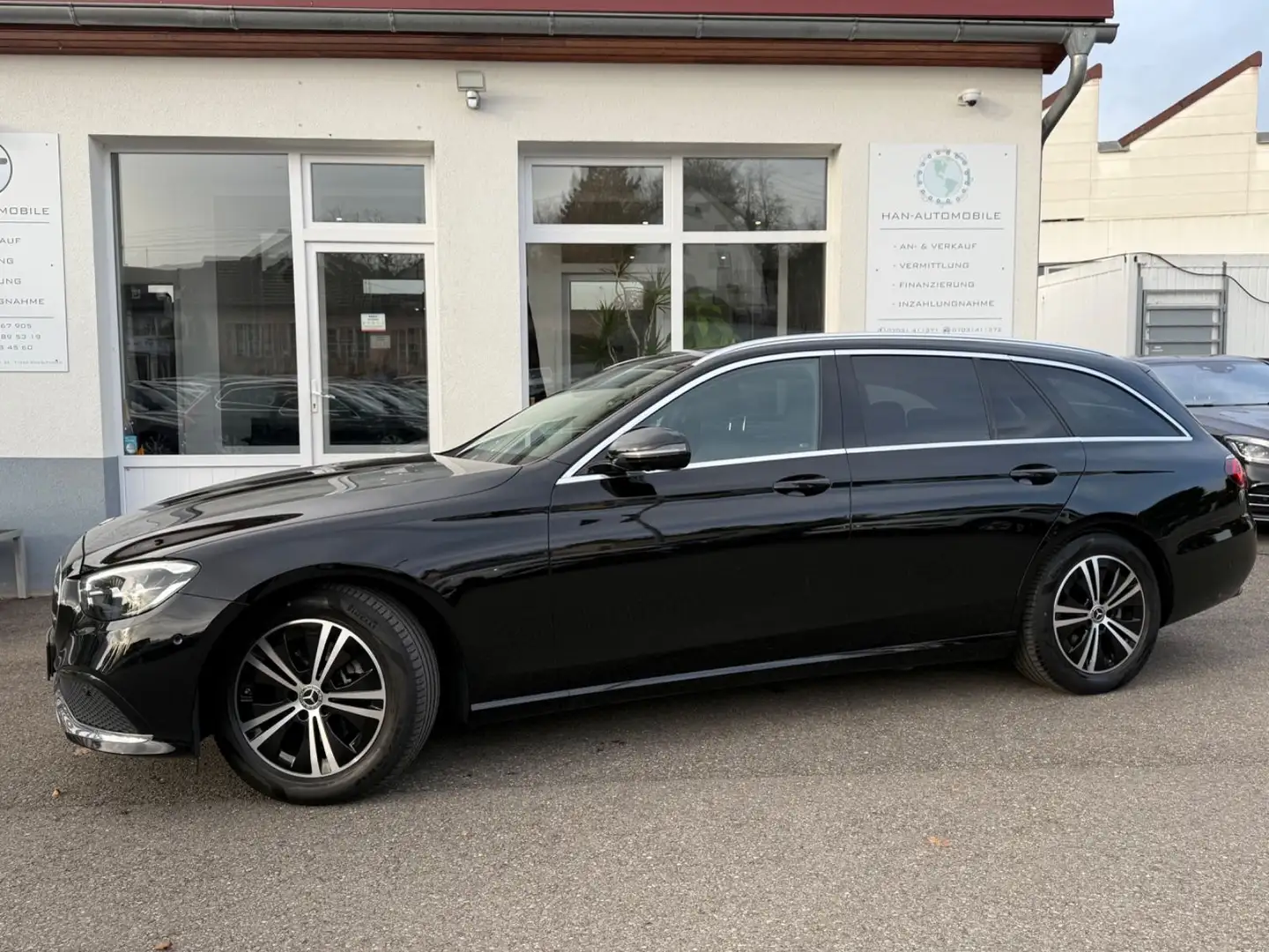 Mercedes-Benz E 220 d T*360°Kamera+Standheizung+Head-up+AHK* Schwarz - 1
