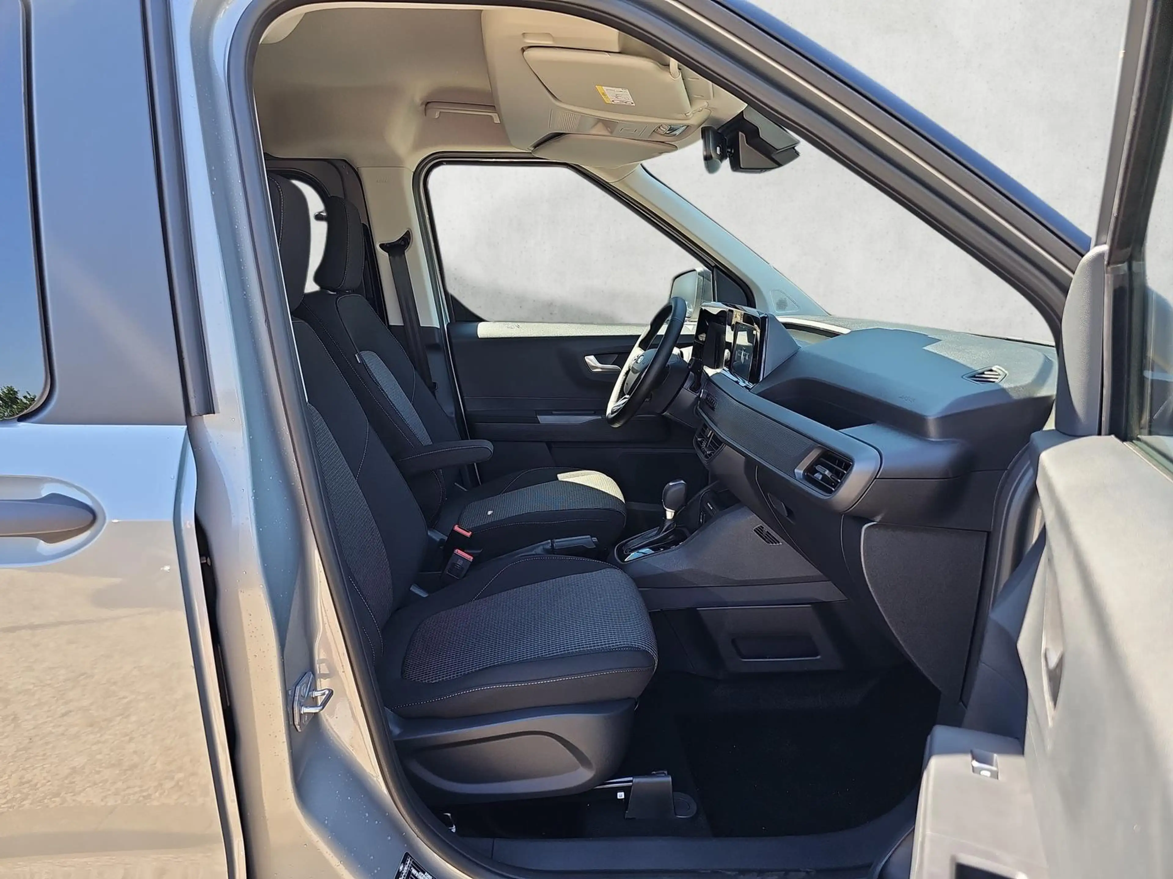 Ford Tourneo Courier 1.0 EB Auto Trend 5JG Kamera AHK — photo 11