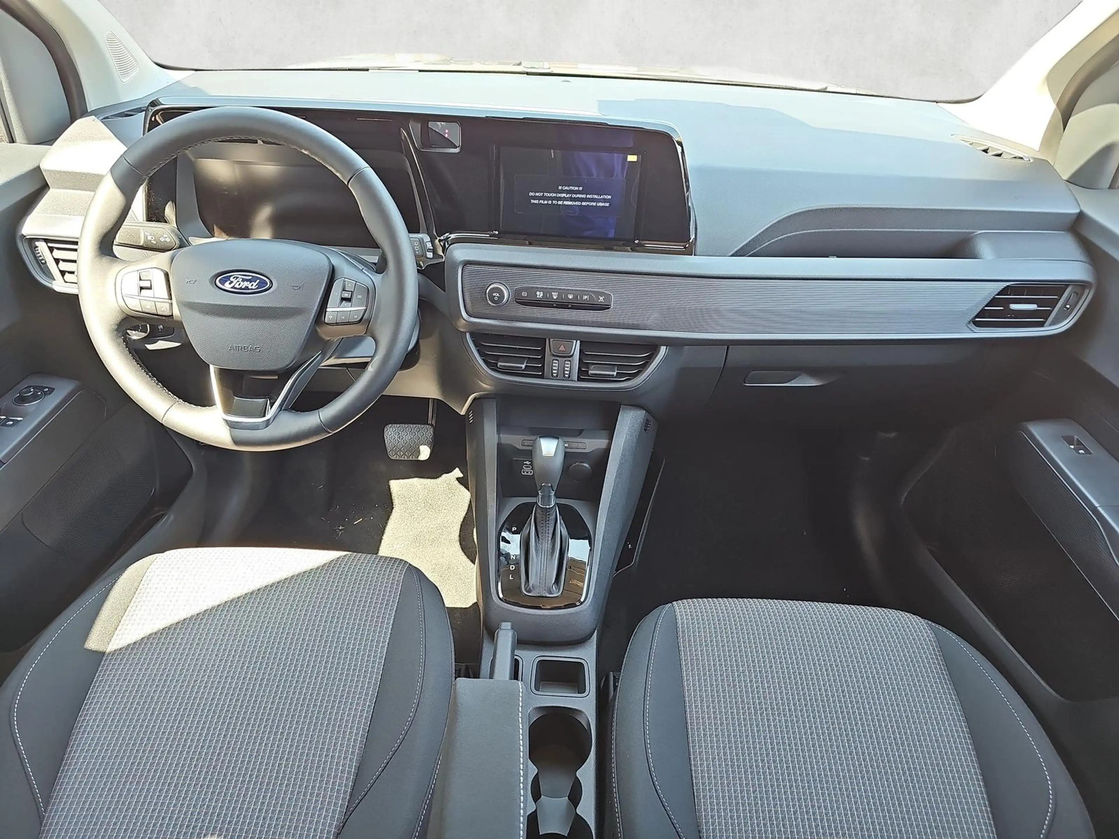 Ford Tourneo Courier 1.0 EB Auto Trend 5JG Kamera AHK — photo 12