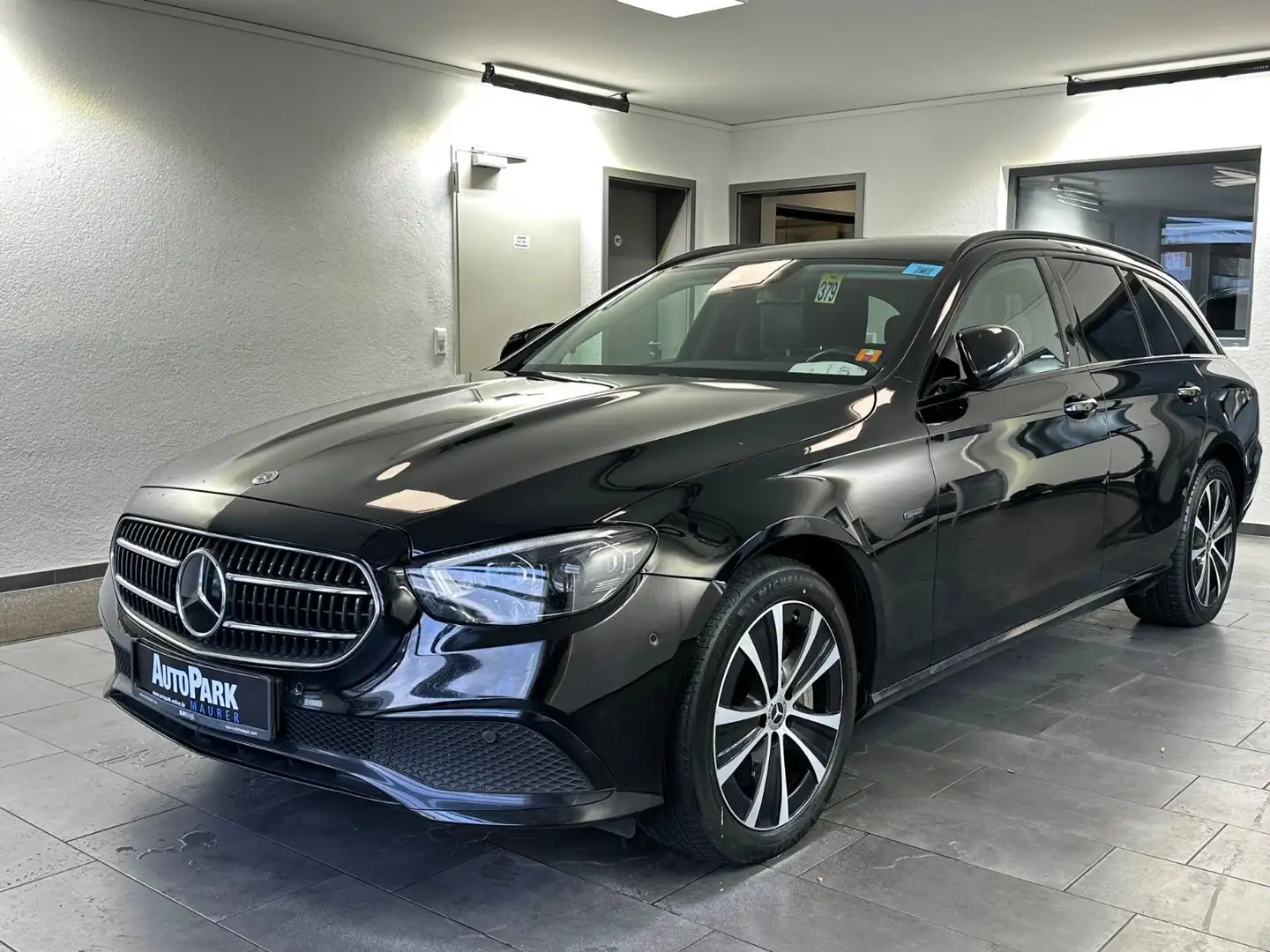 Mercedes-Benz E 300 T de 4Matic AVANTGARDE*HUD*Kamera*Ambiente Black - 2