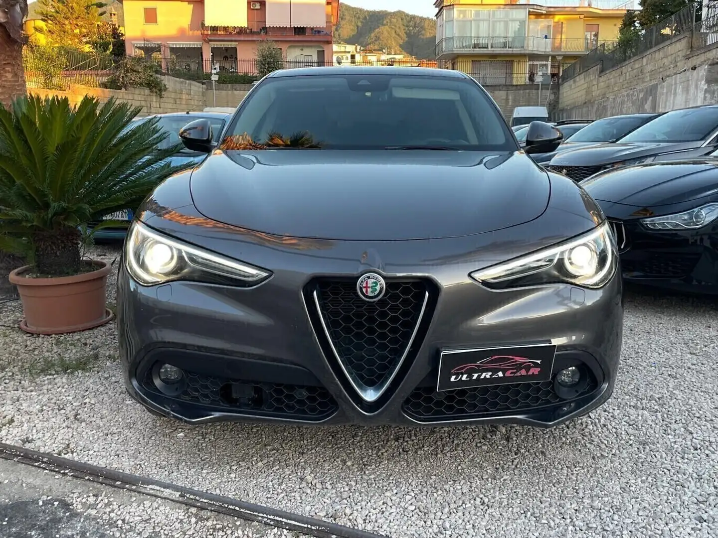Alfa Romeo Stelvio Stelvio 2.2 Turbodiesel 190 CV AT8 Q4 Business Gris - 2